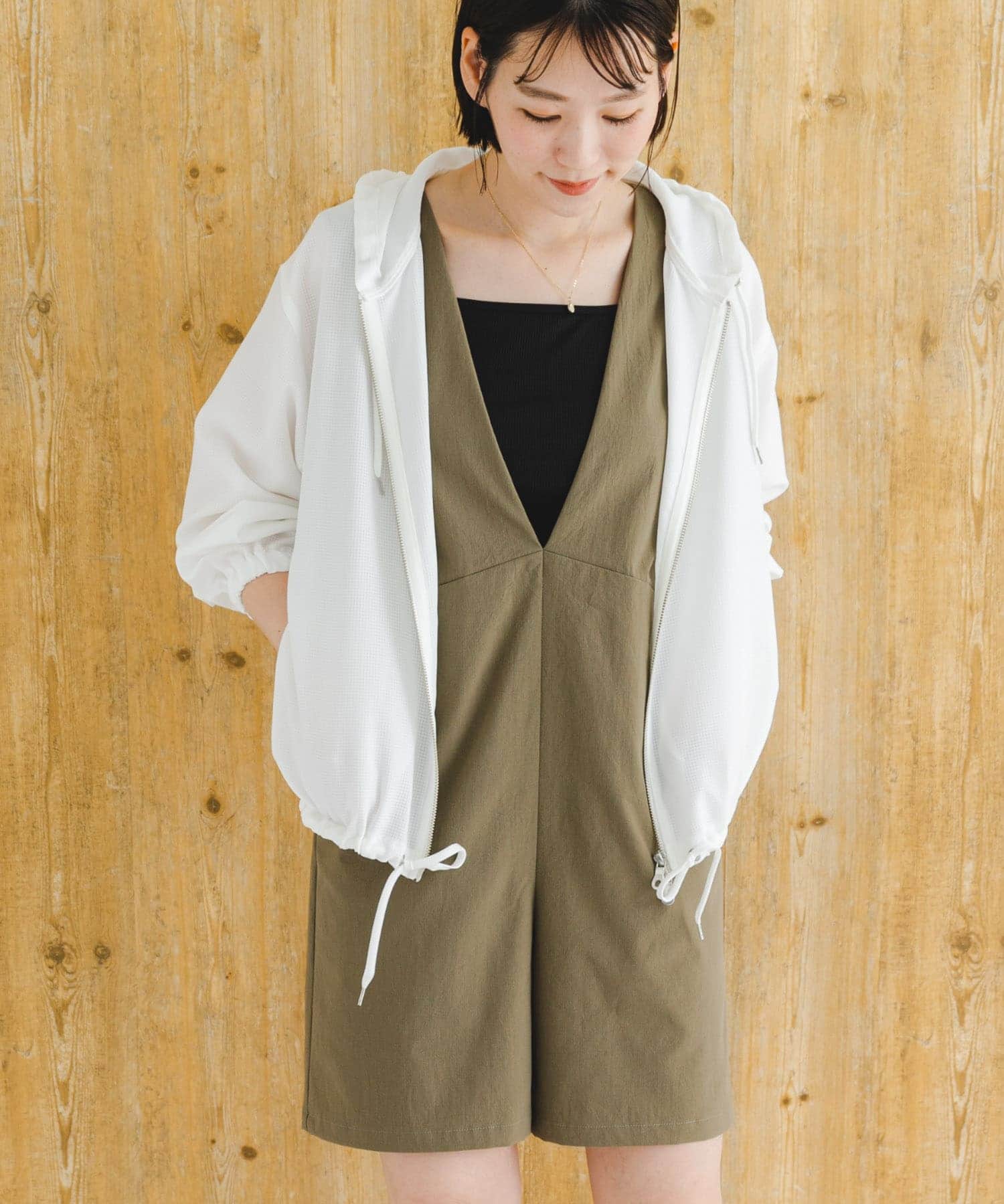 KHAKI
