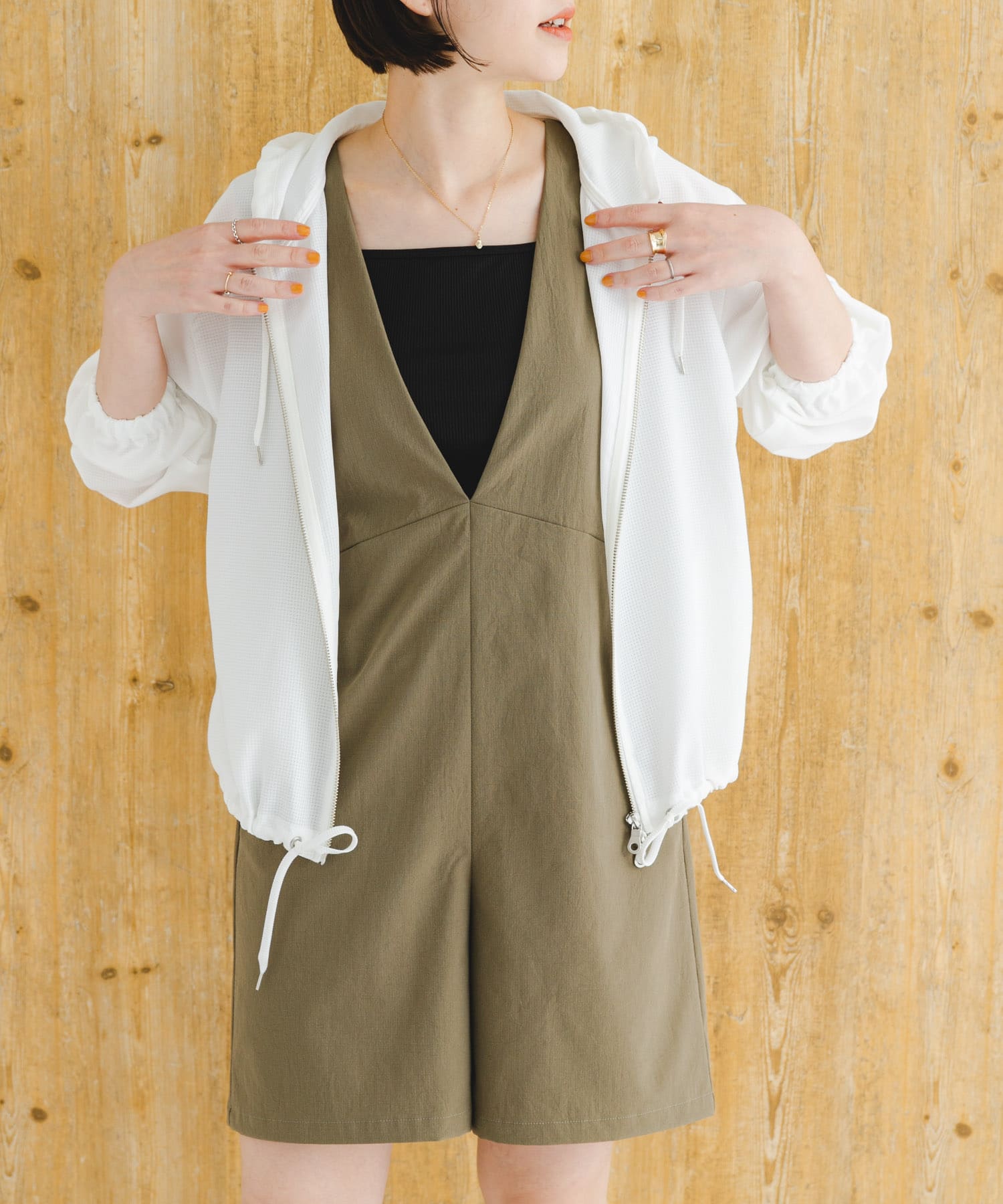 KHAKI