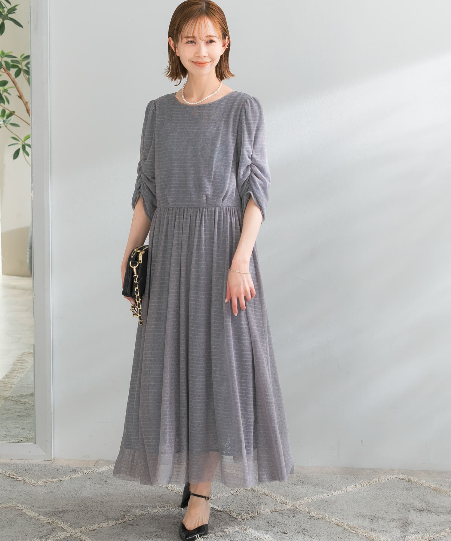 オーバーレースドレス