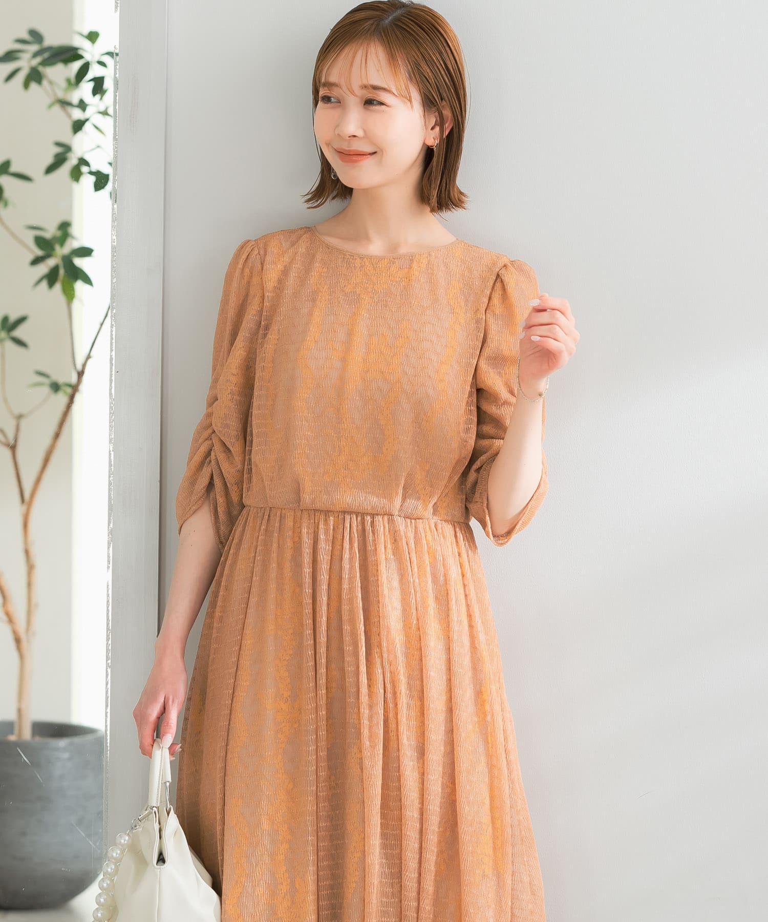 オーバーレースドレス