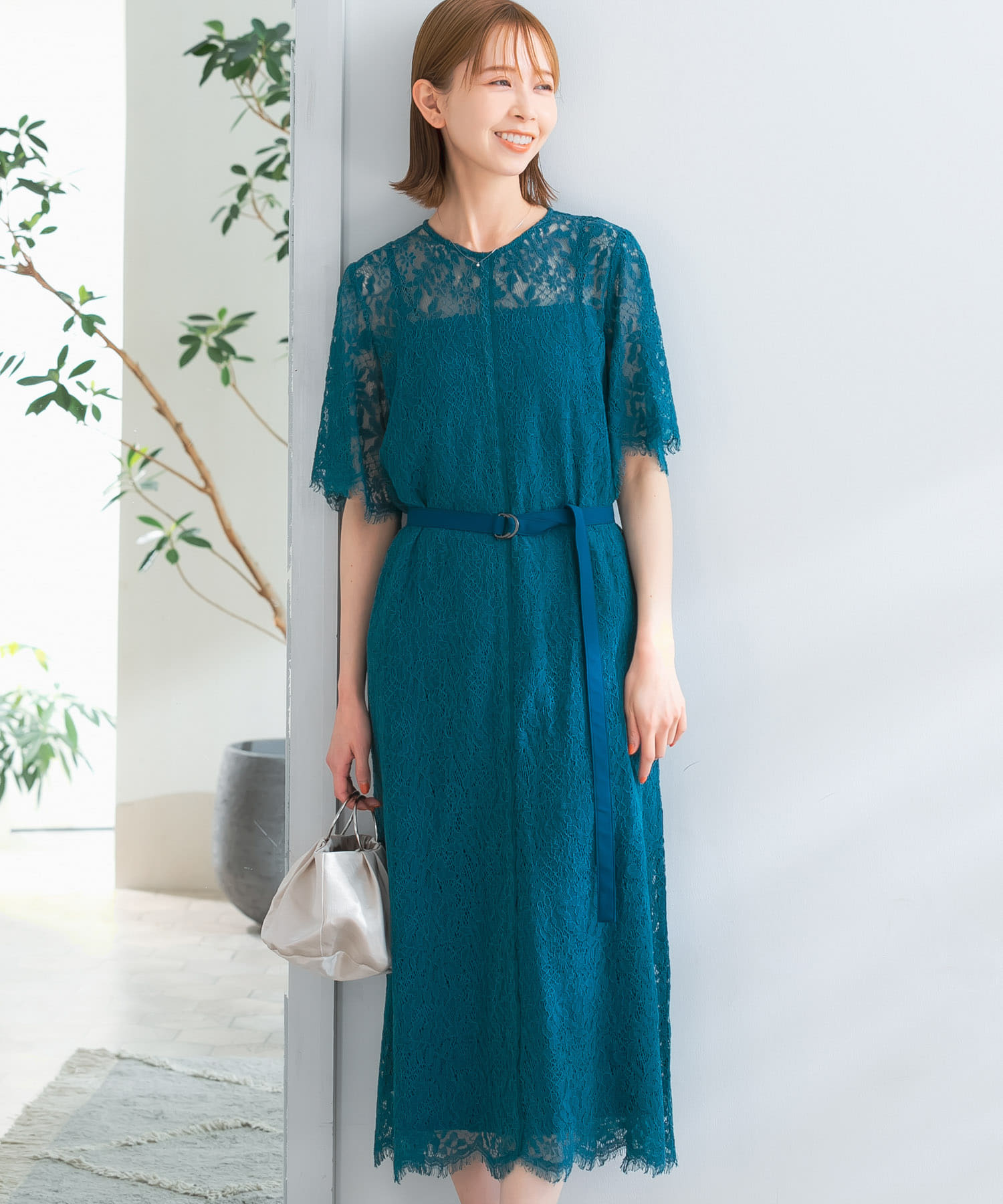 配色レースストレートドレス