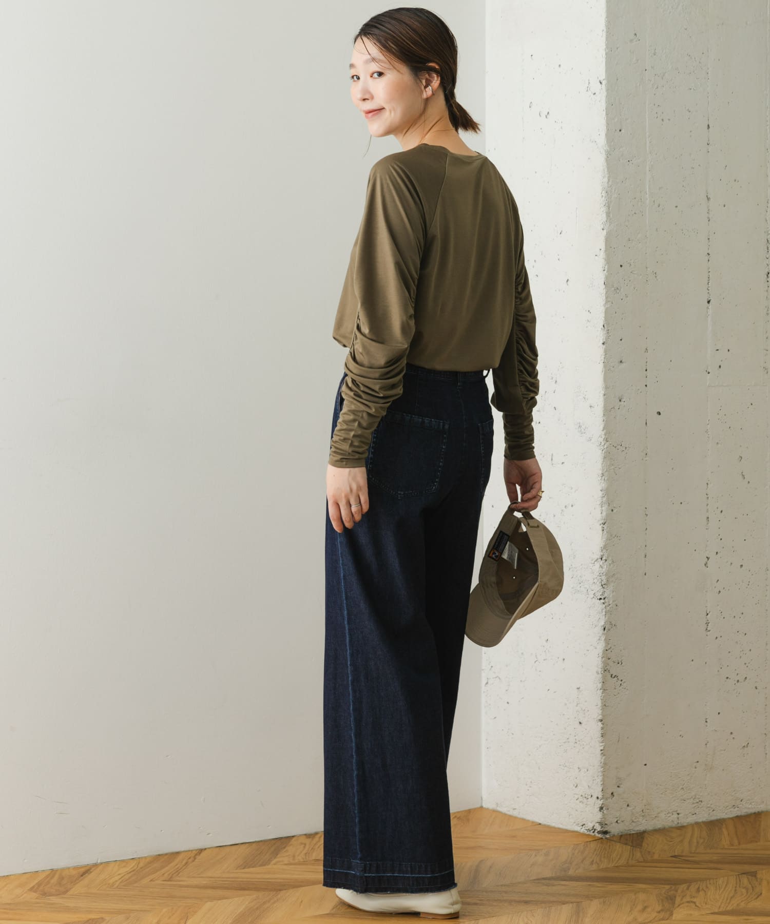 KHAKI