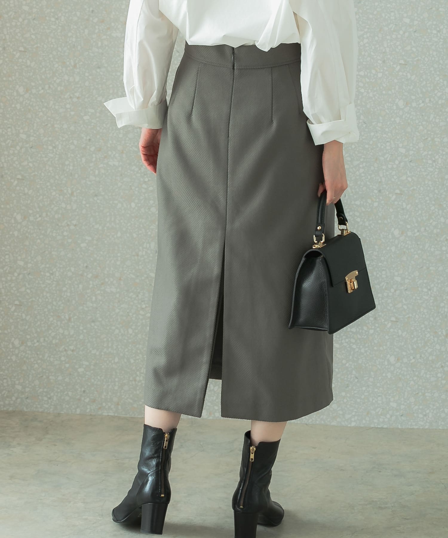 GRAY