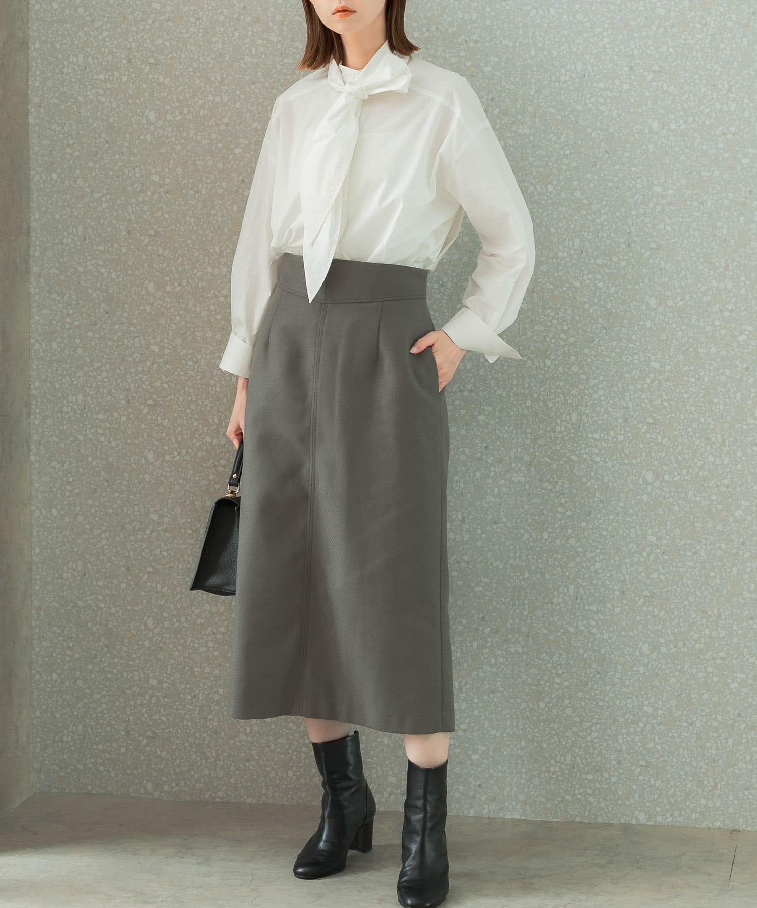 GRAY
