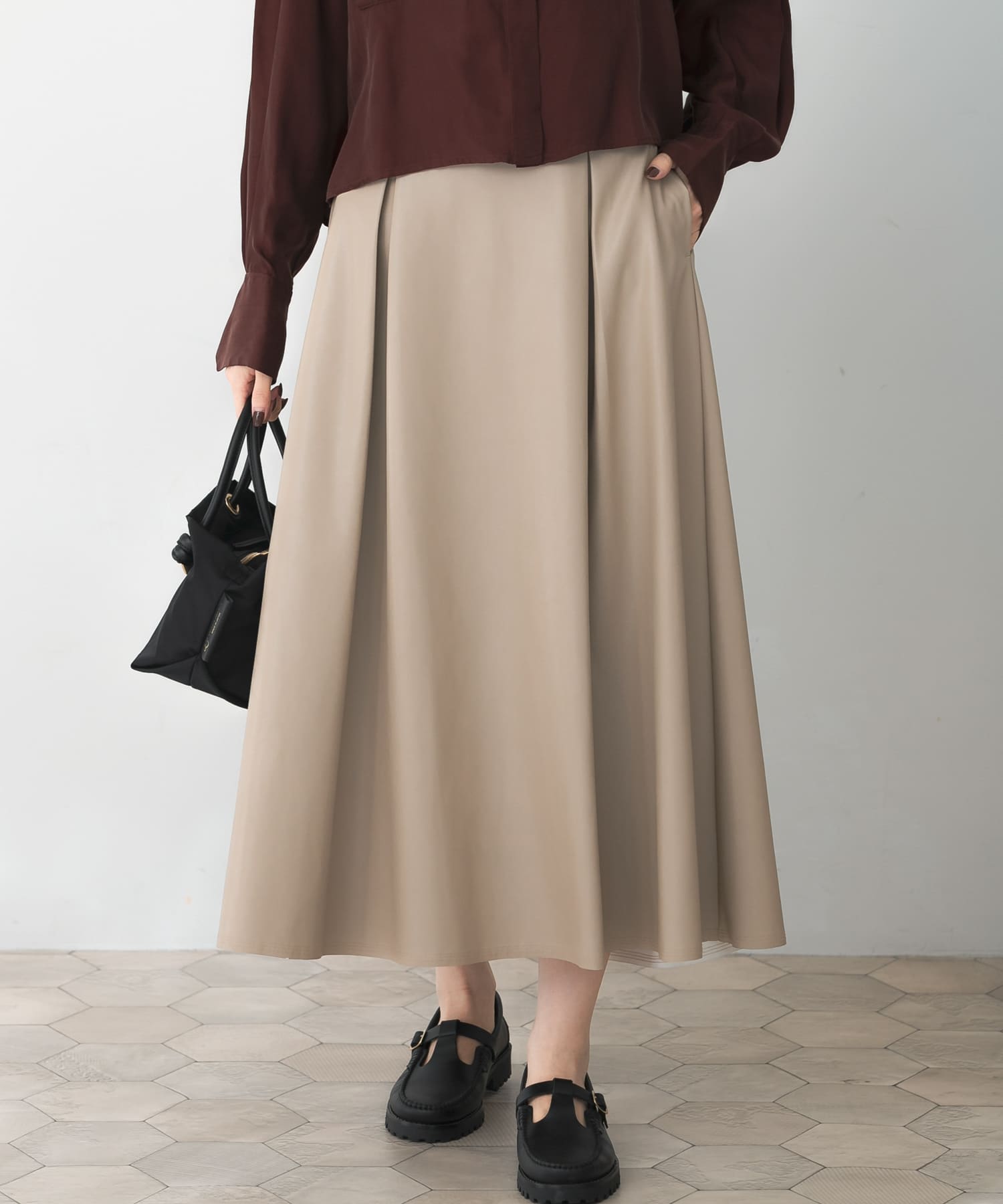 L.BEIGE