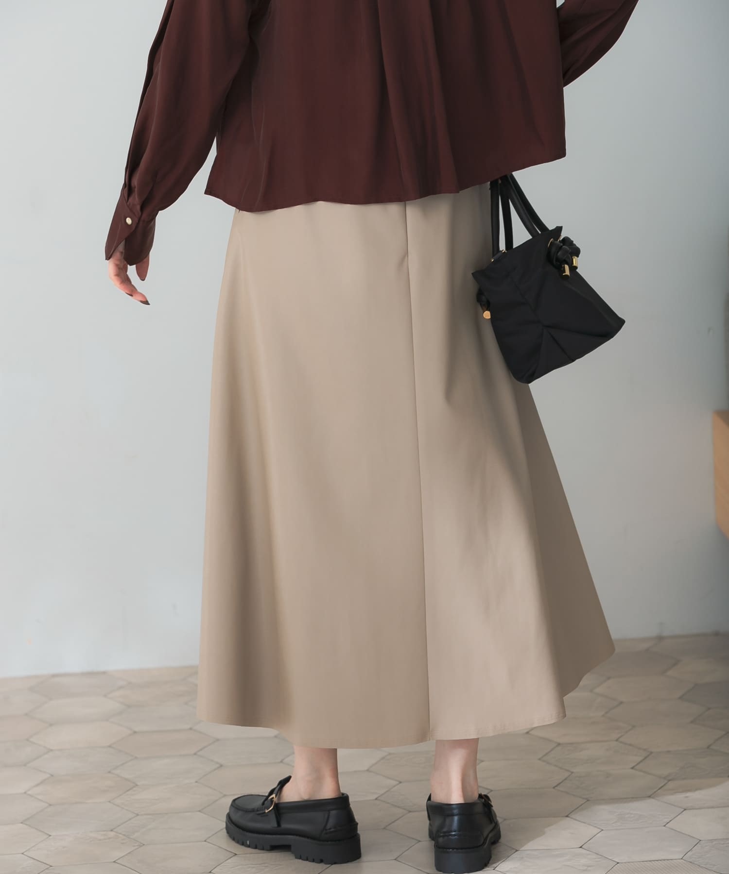 L.BEIGE