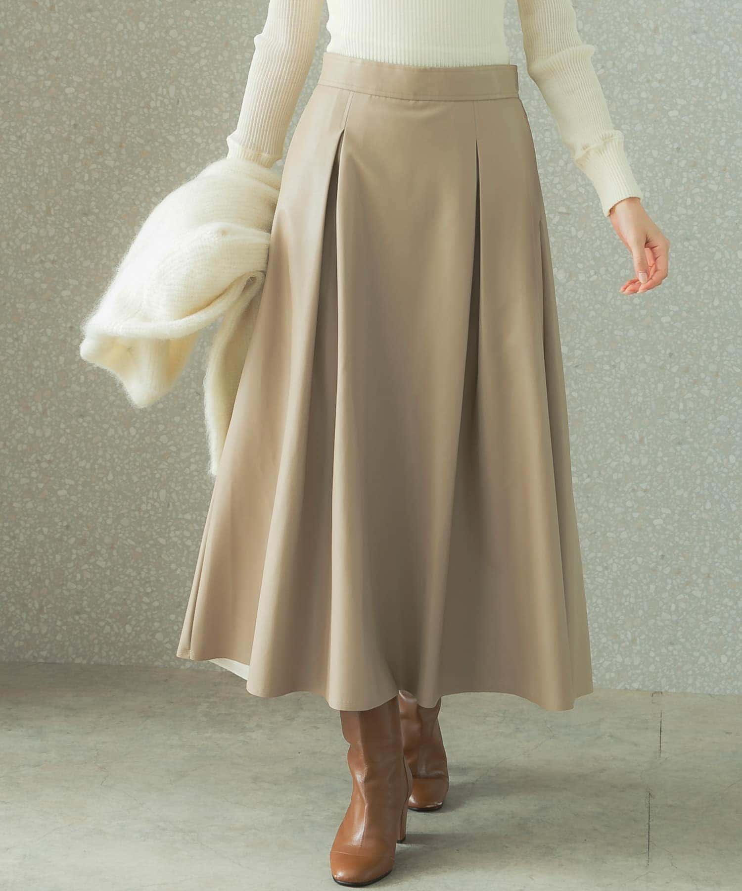 L.BEIGE