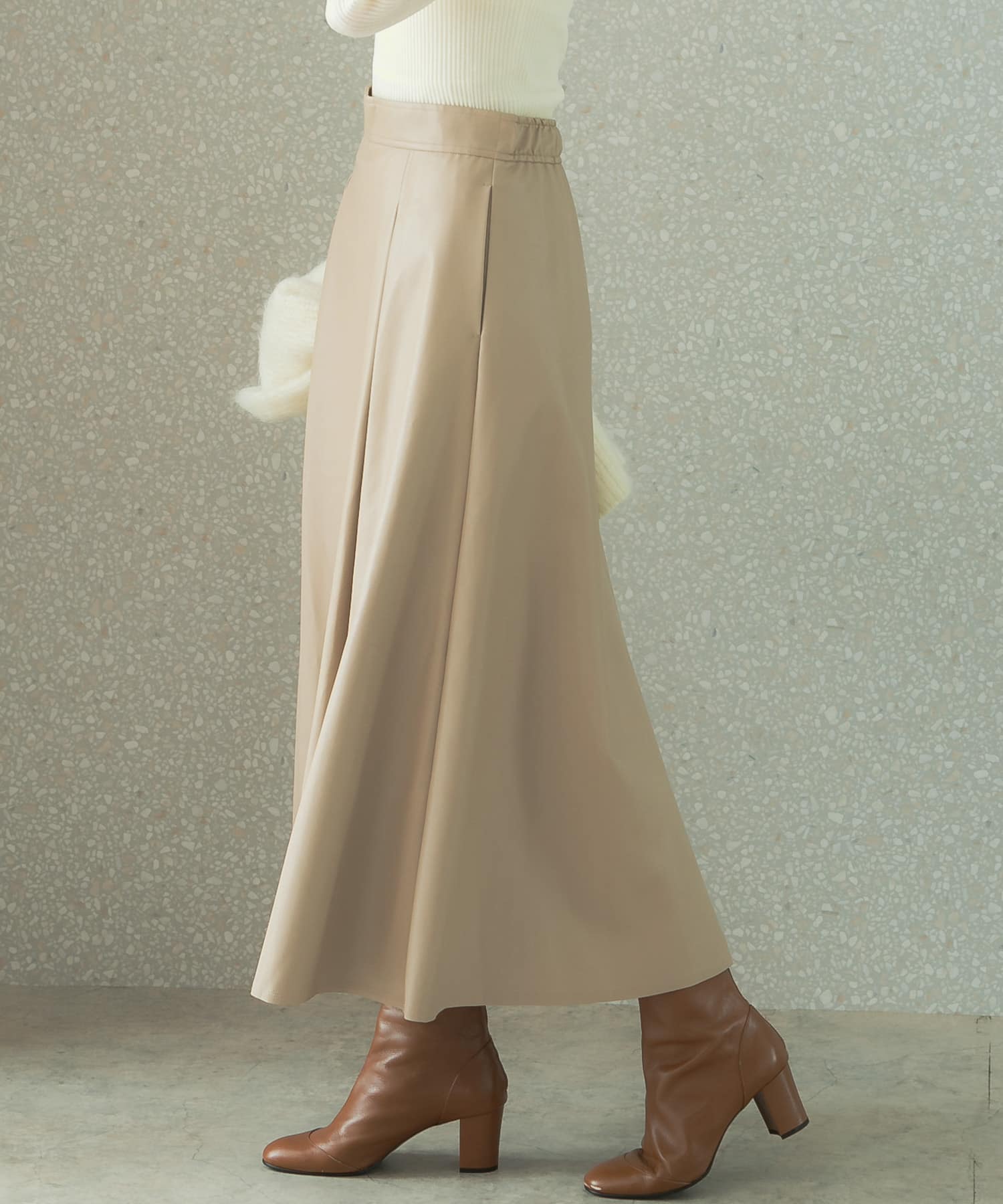 L.BEIGE