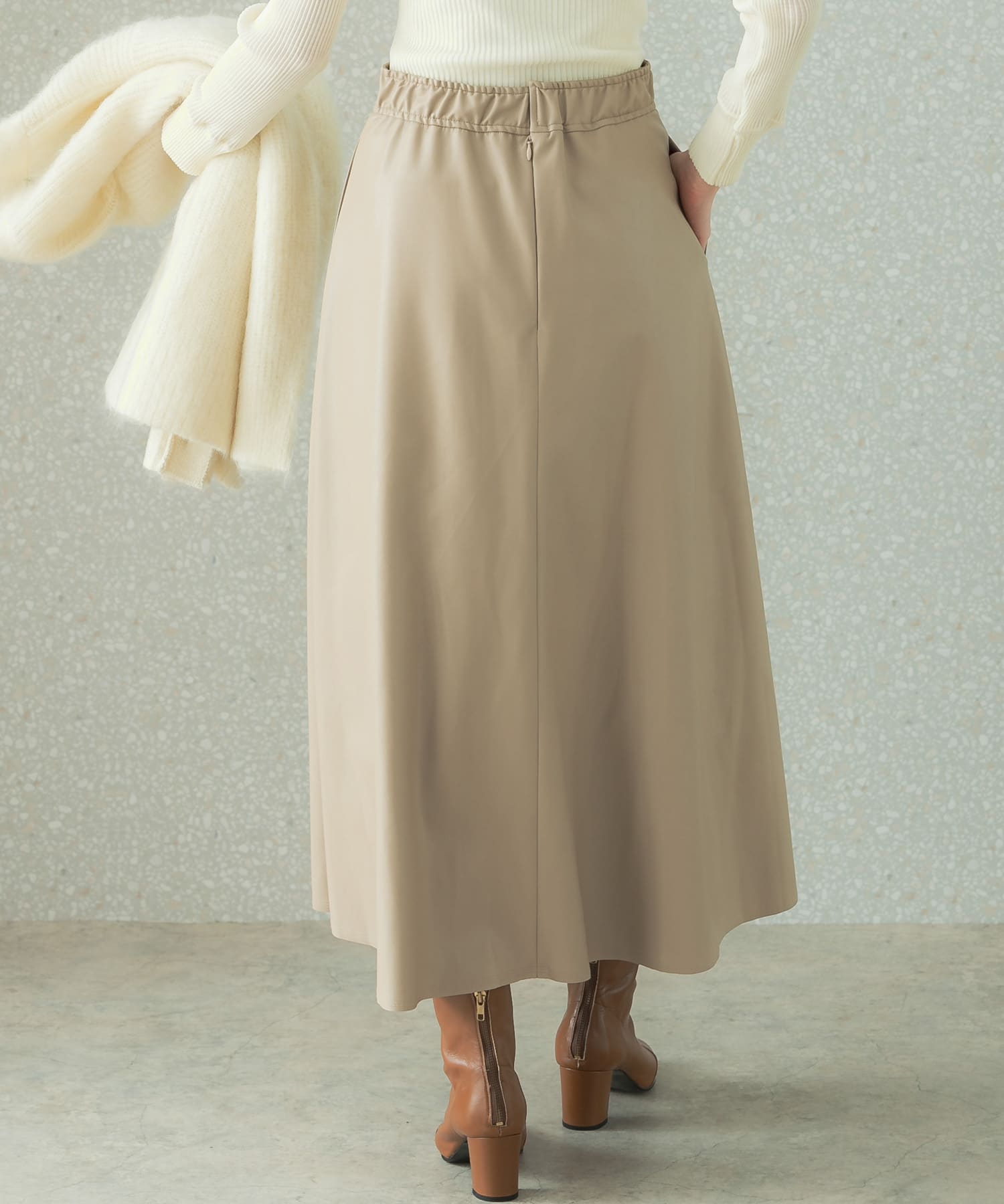 L.BEIGE