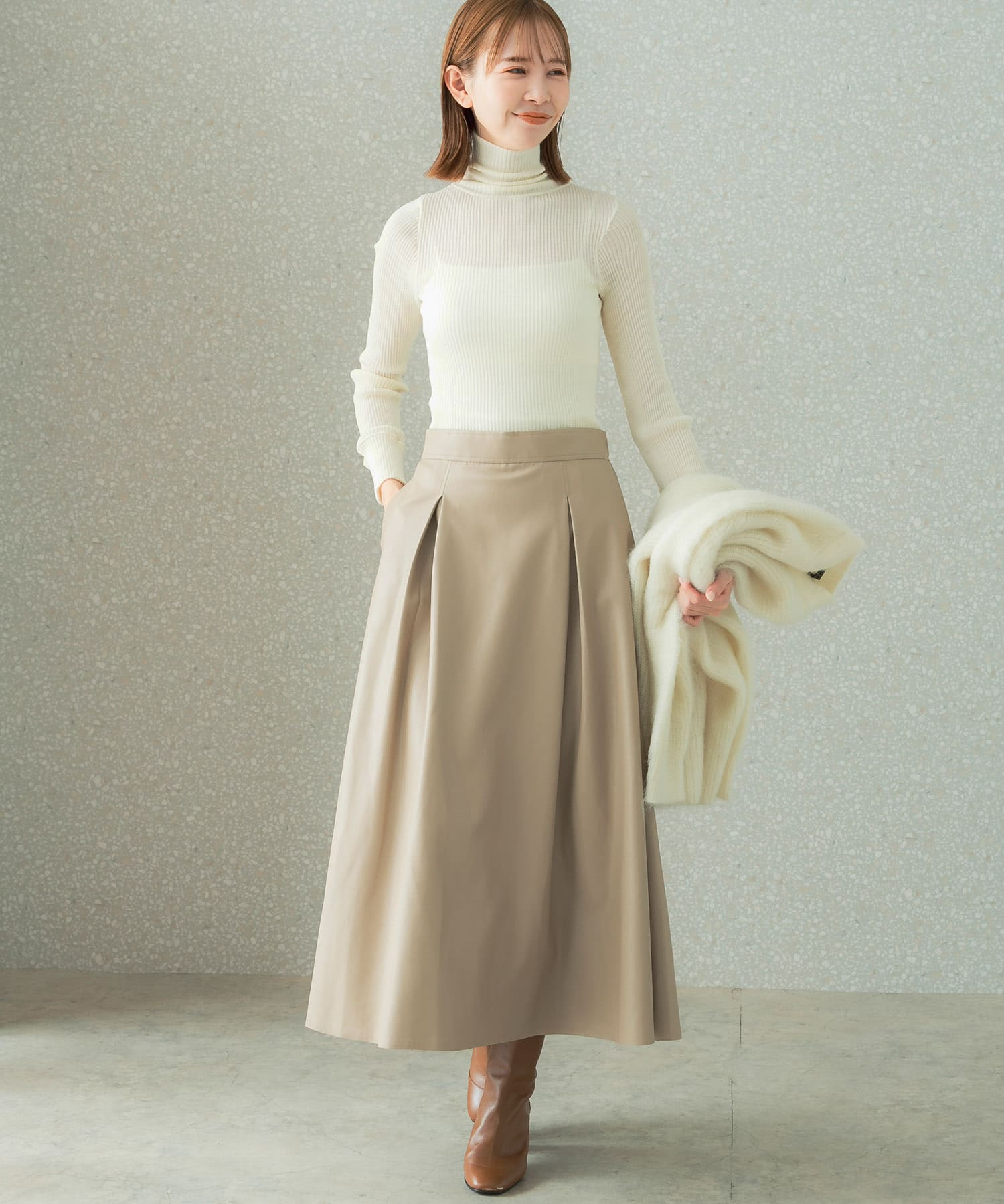 L.BEIGE
