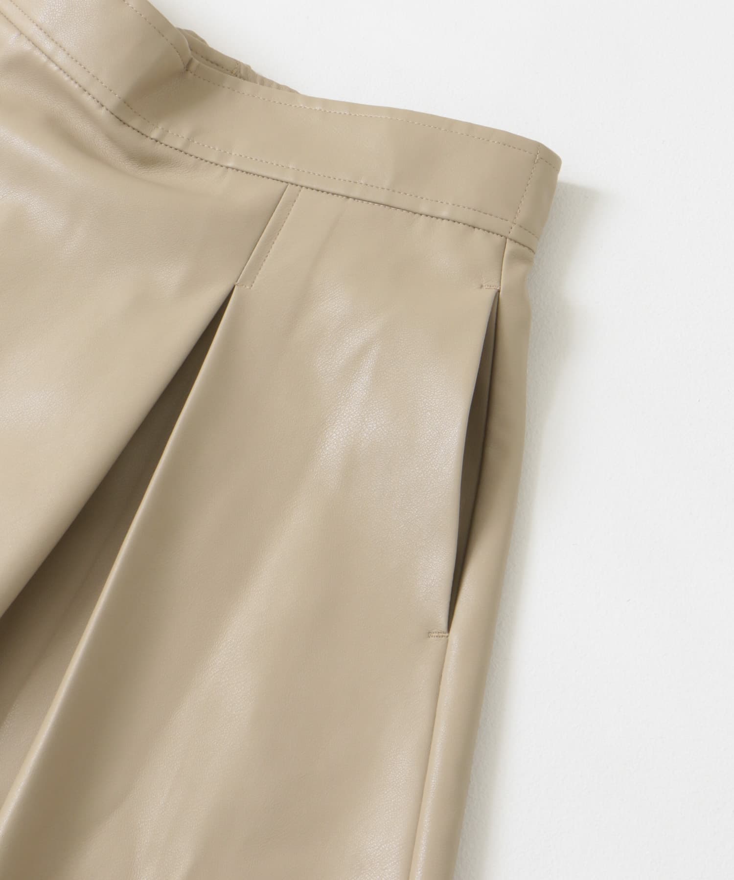 ウォッシャブルフェイクレザーフレアスカート L.BEIGE FREE