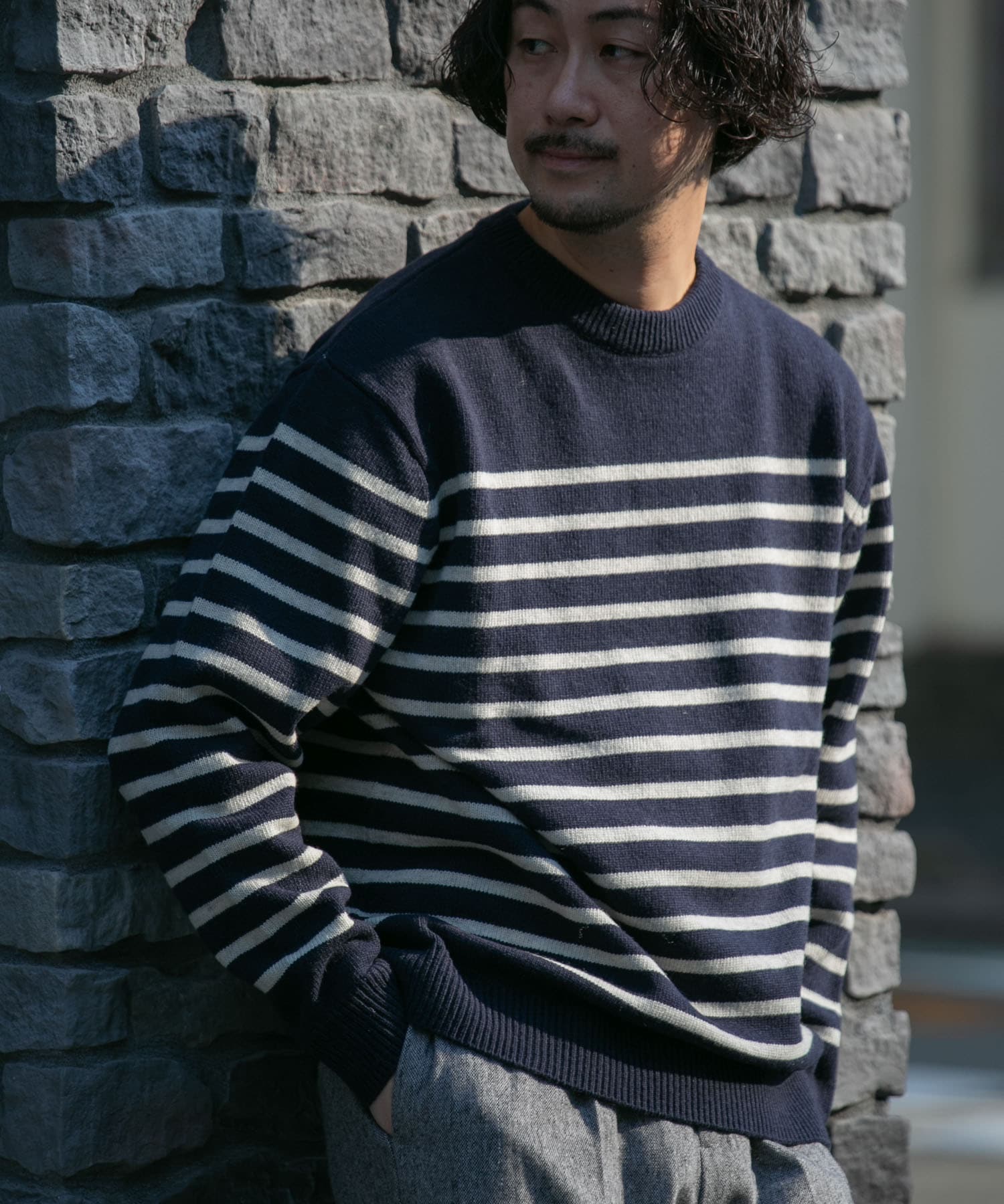 NAVYxWHT