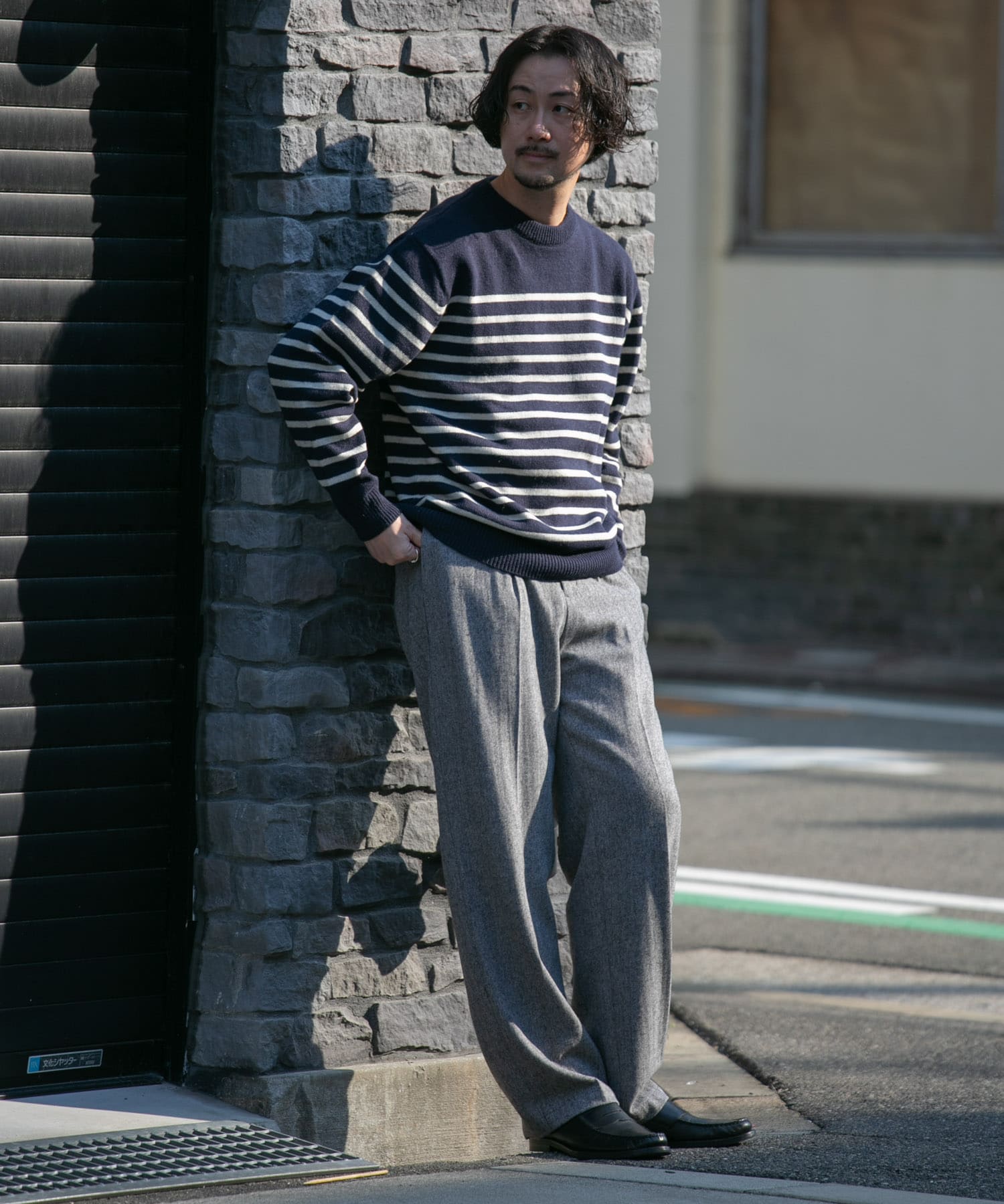 NAVYxWHT