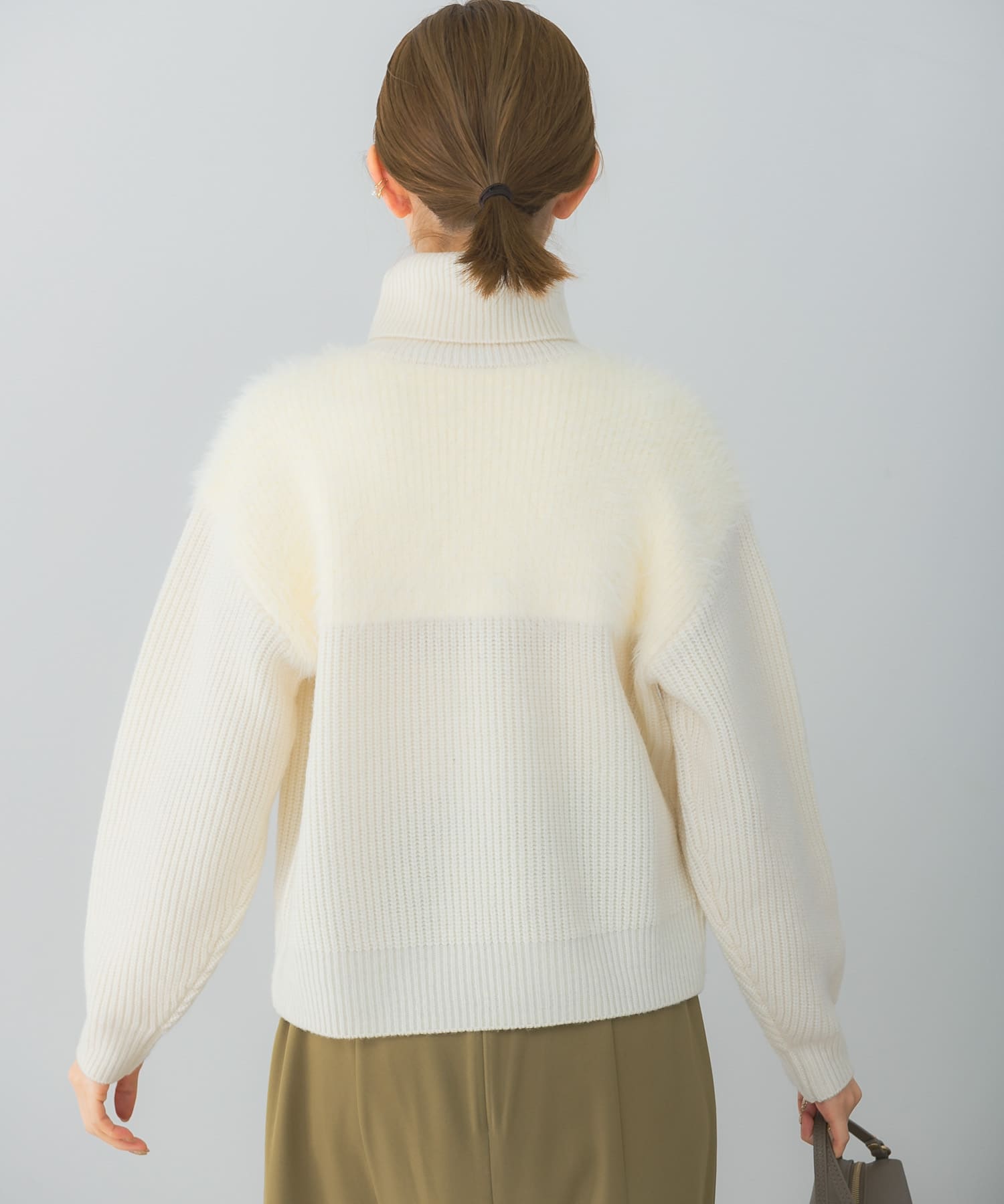 OFF WHITE