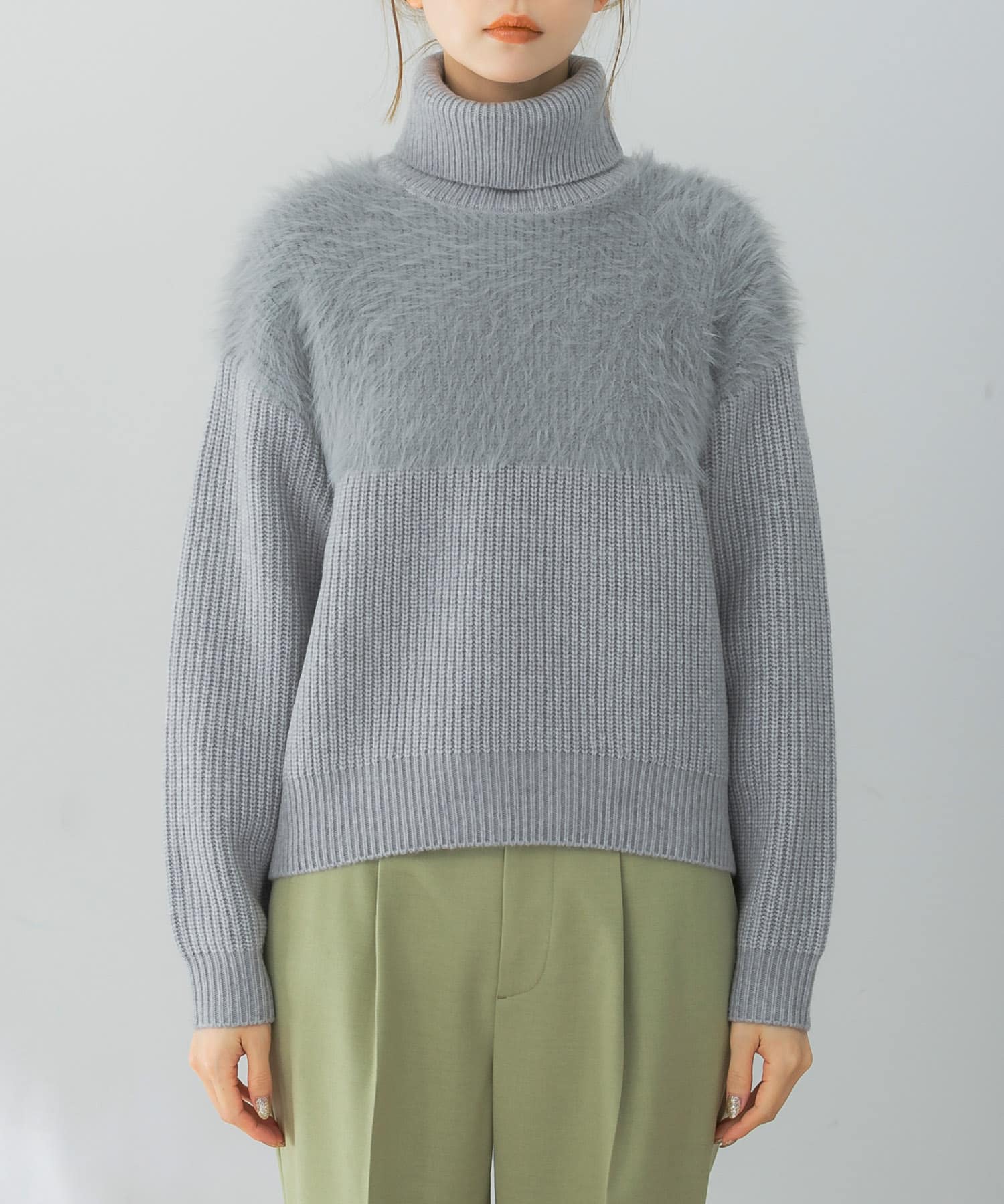 GRAY