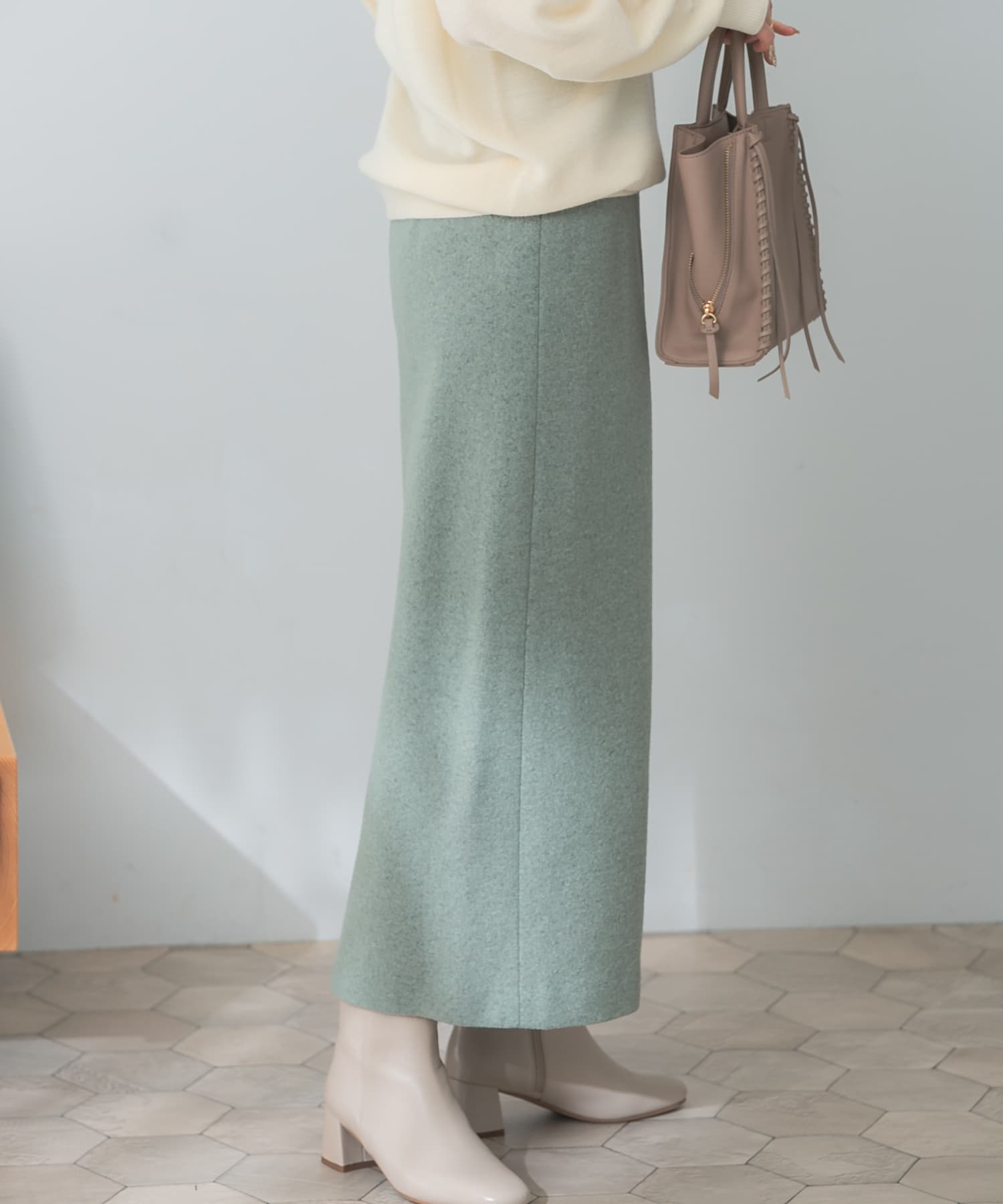 GREEN