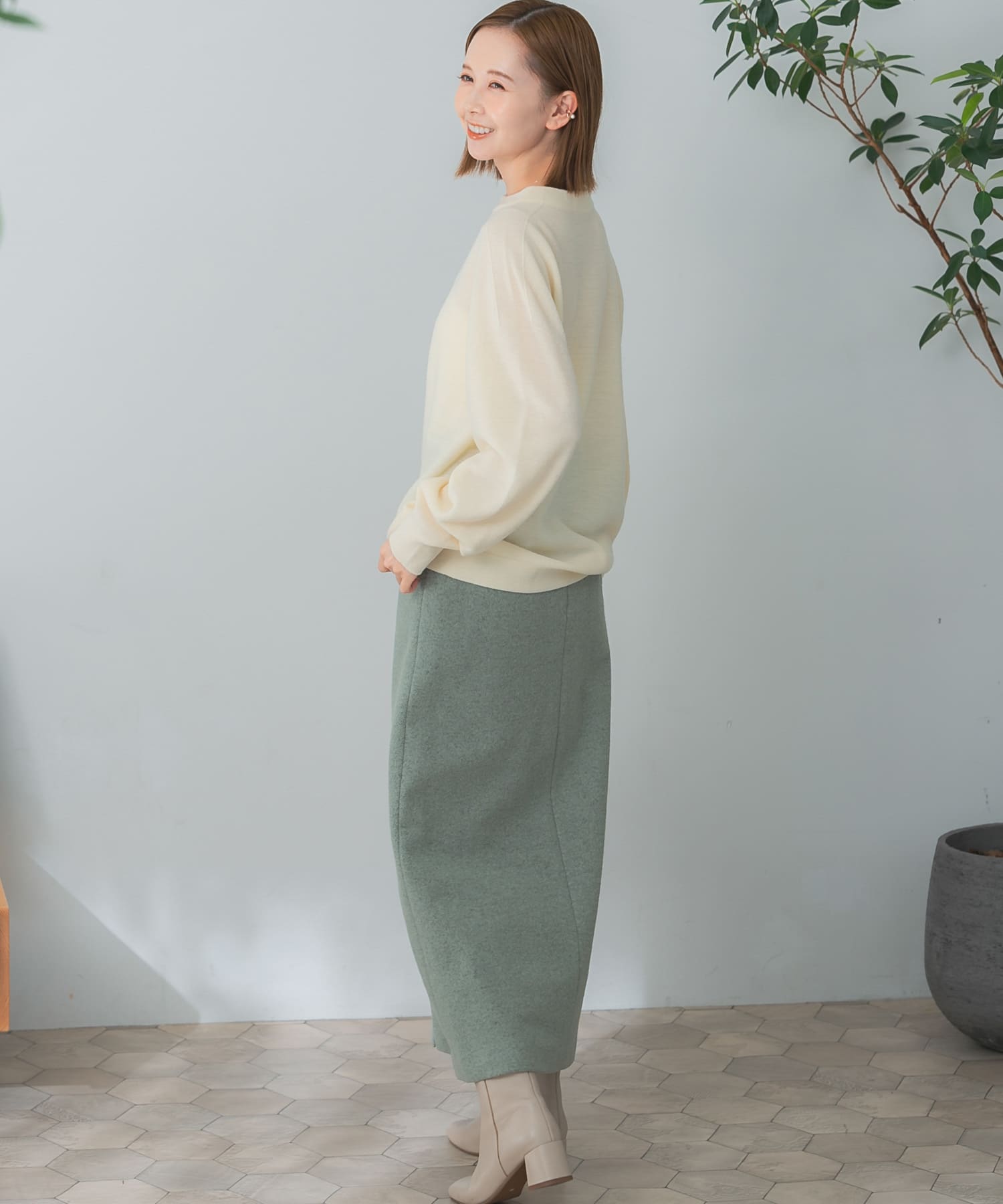 GREEN