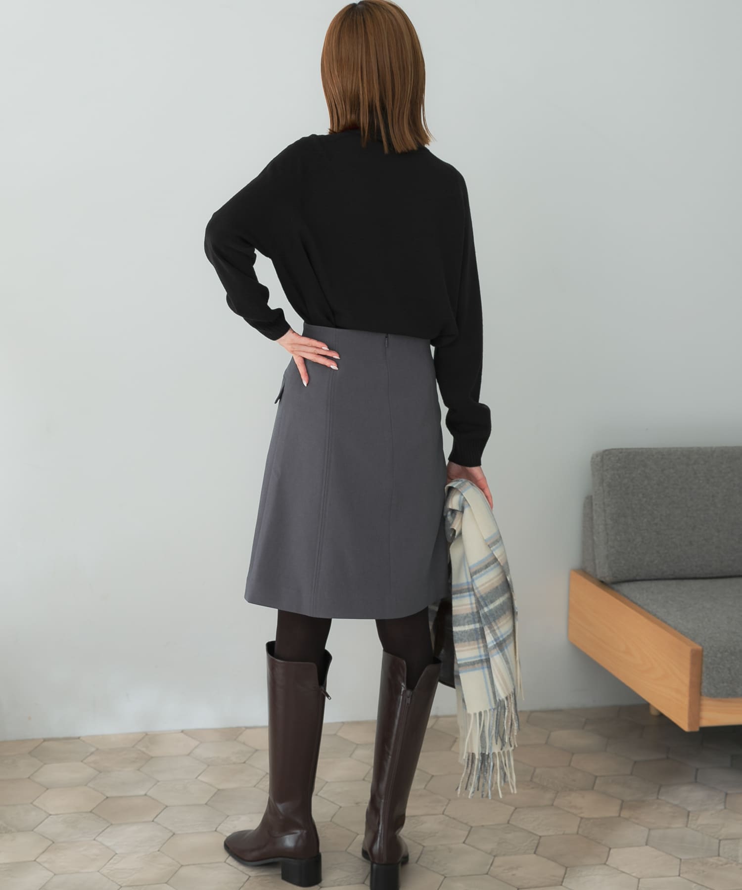GRAY