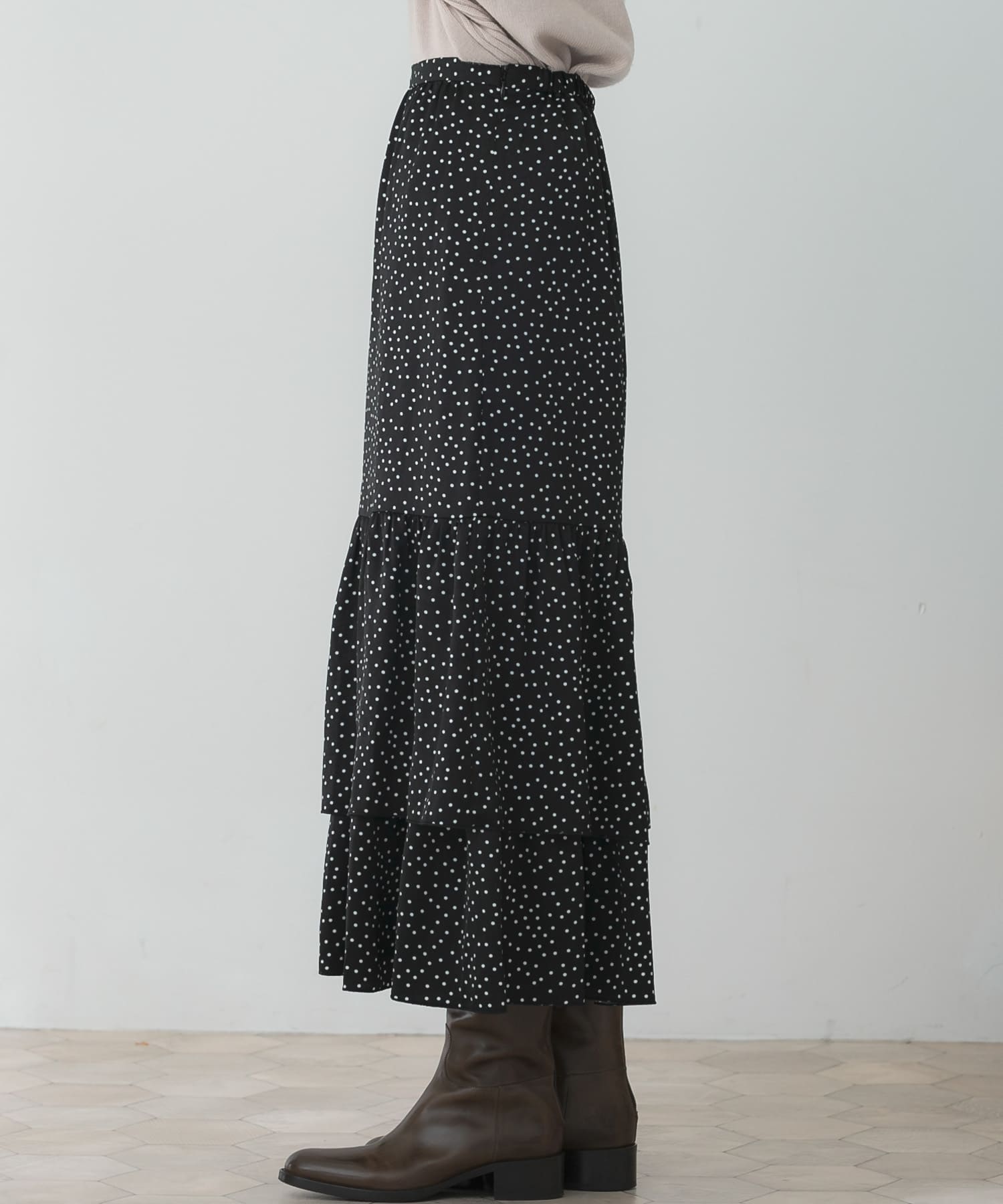 BLACK DOT