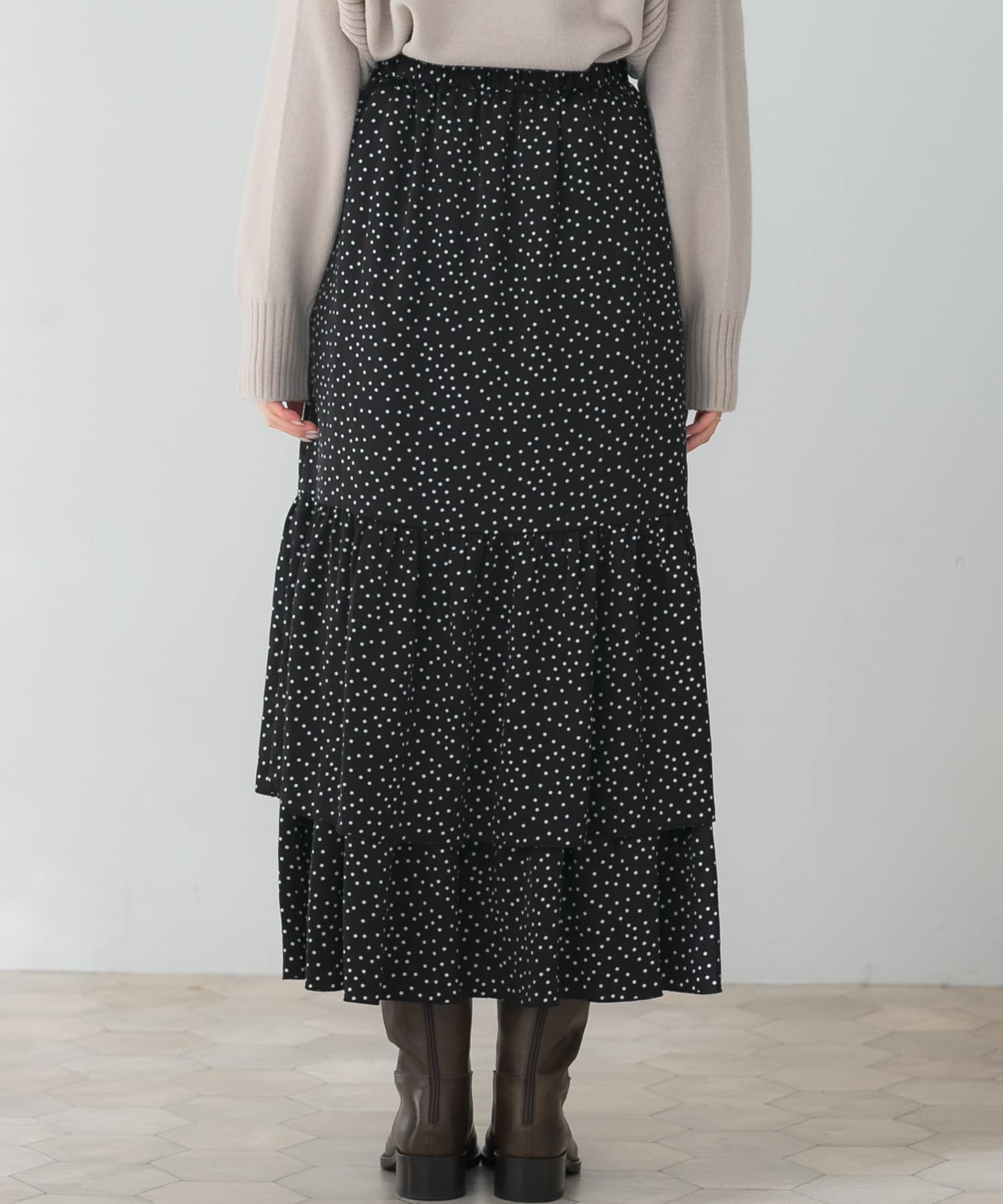 BLACK DOT