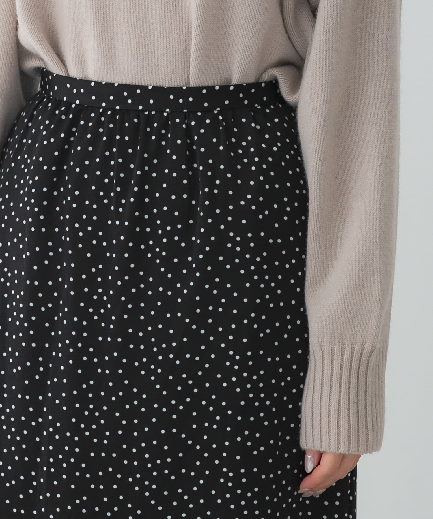 BLACK DOT