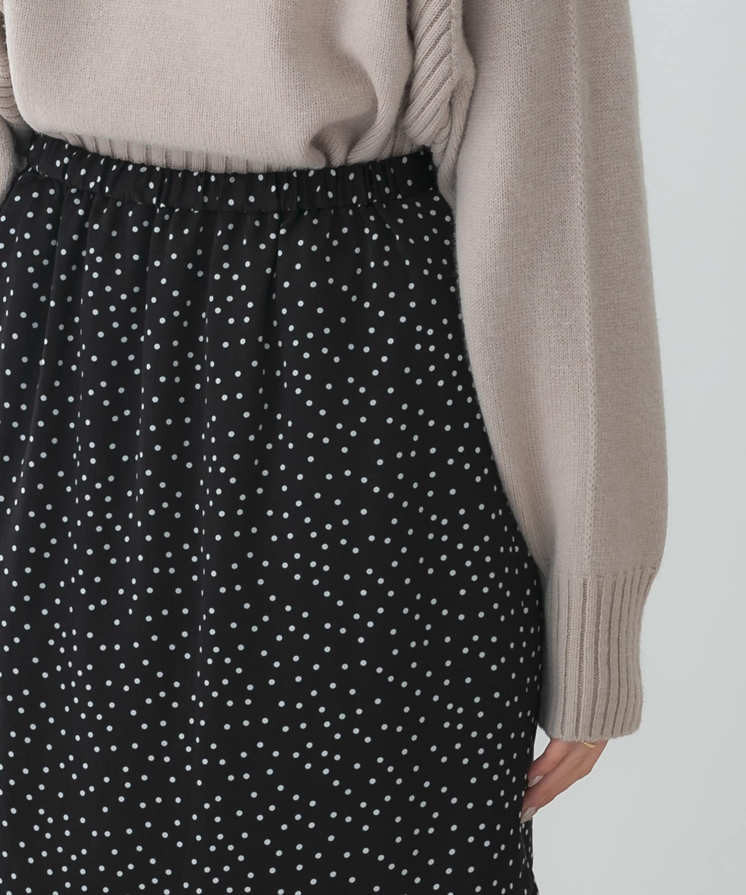 BLACK DOT