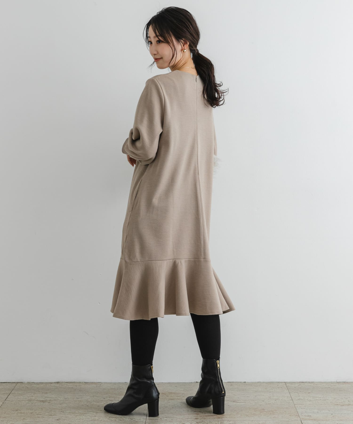 L/BEIGE