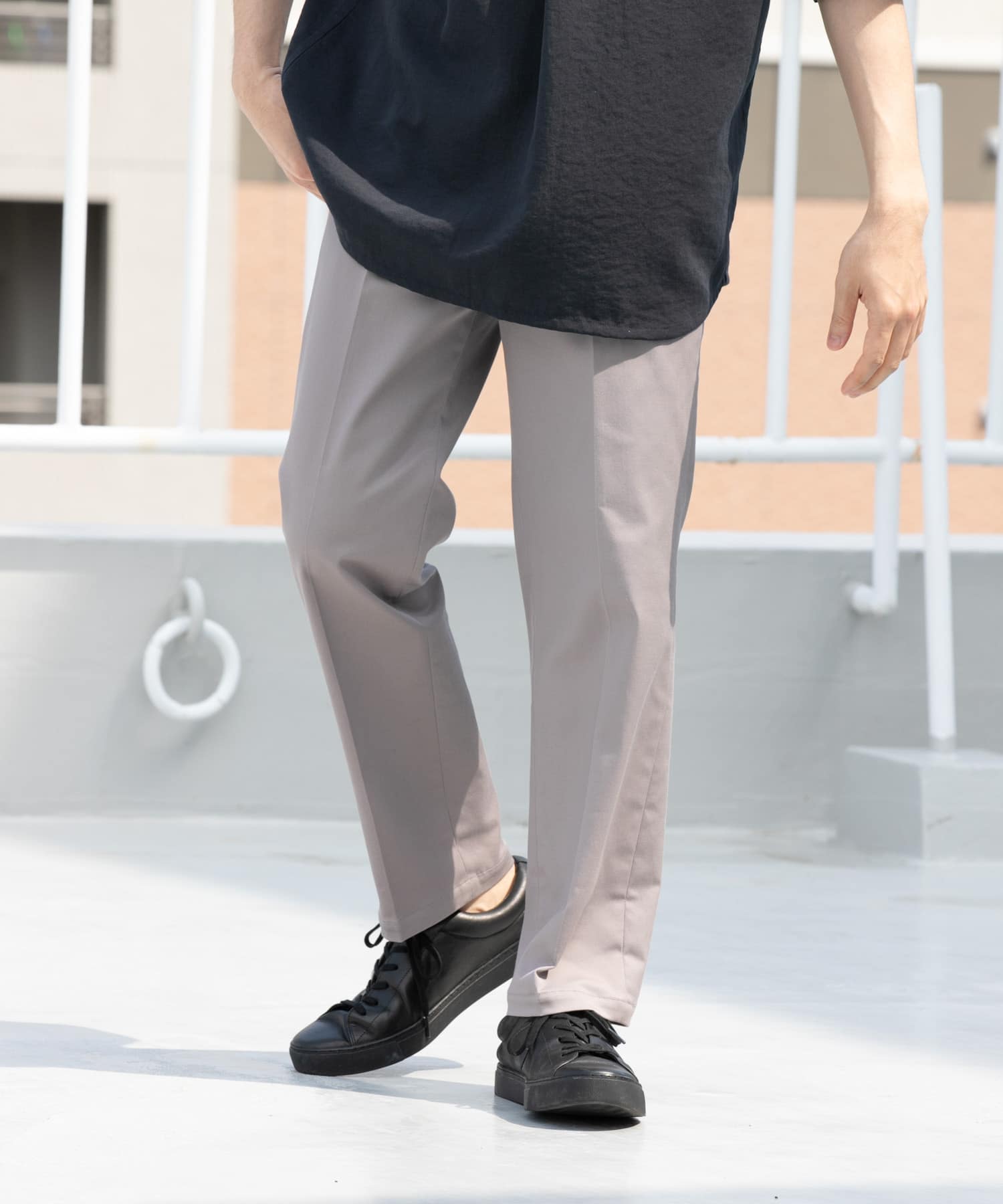 GRAY