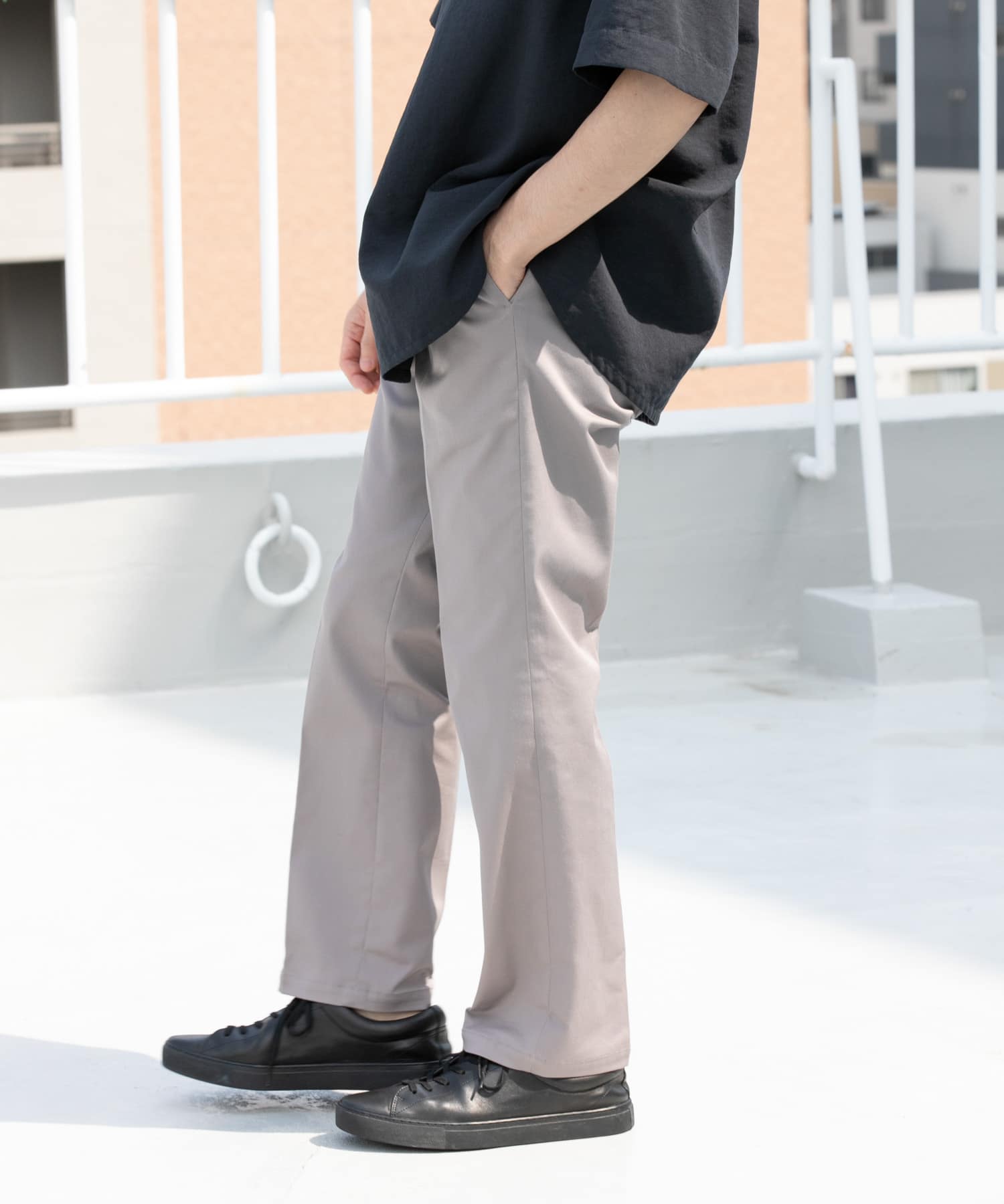 GRAY