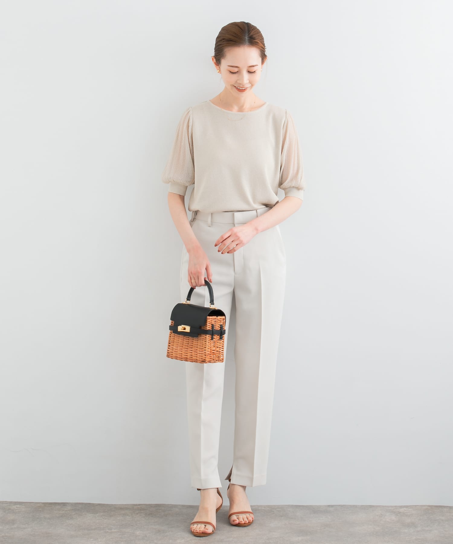 L/BEIGE