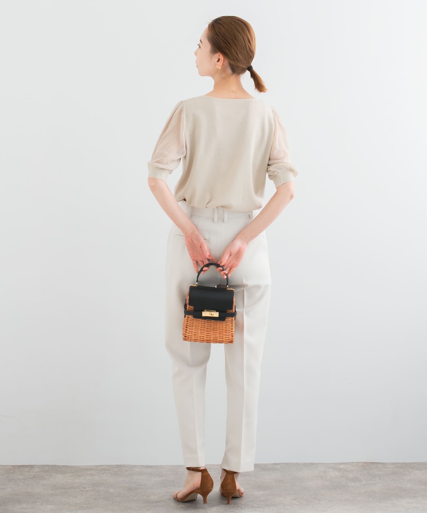 L/BEIGE