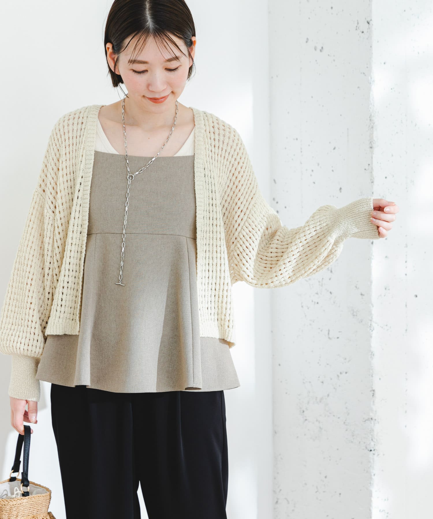 L/BEIGE