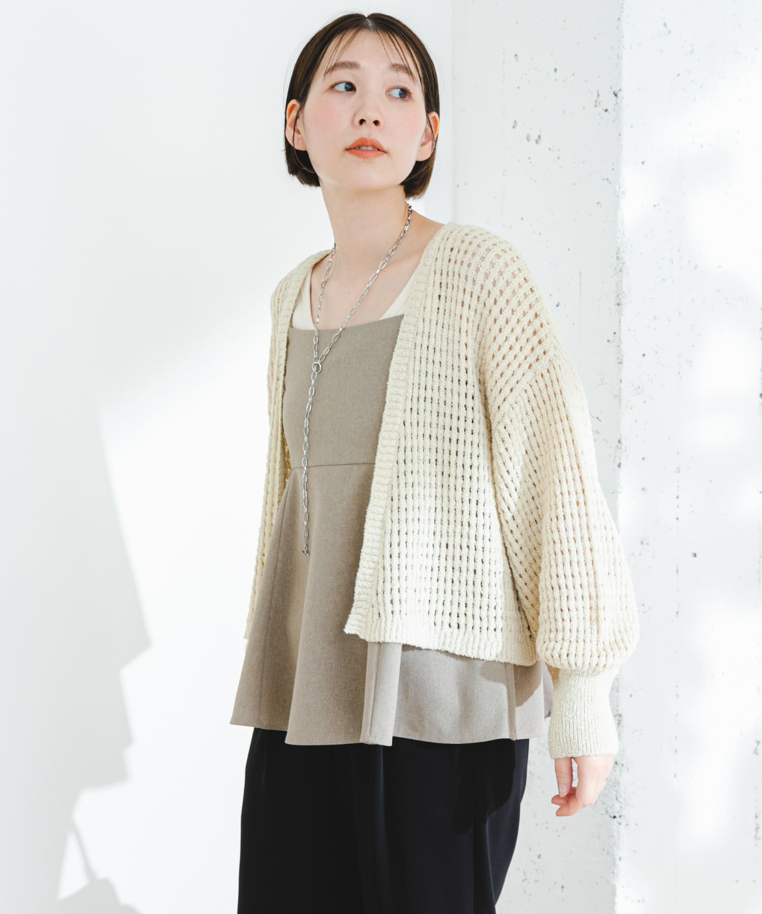 L/BEIGE