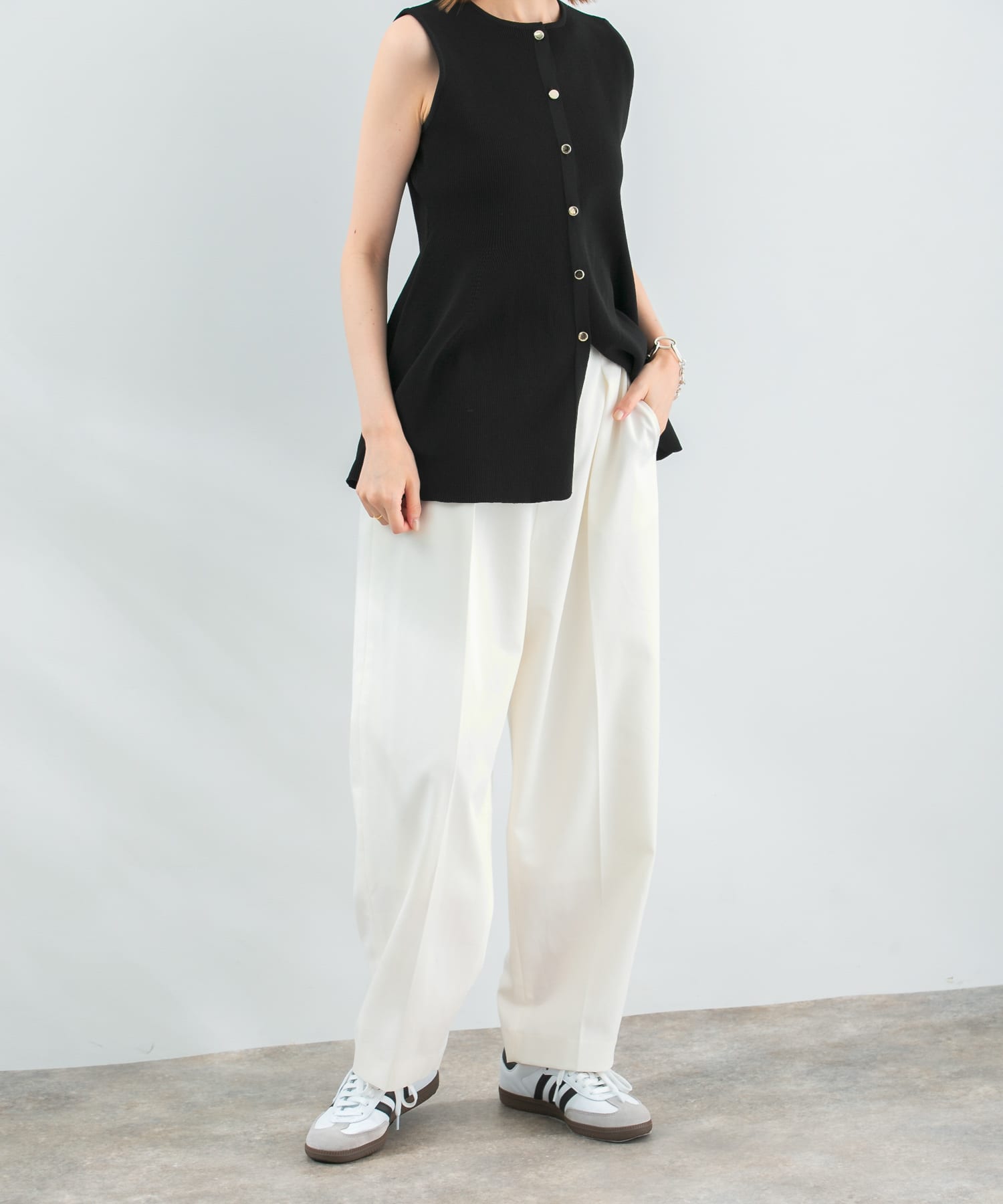 タックコクーンパンツ