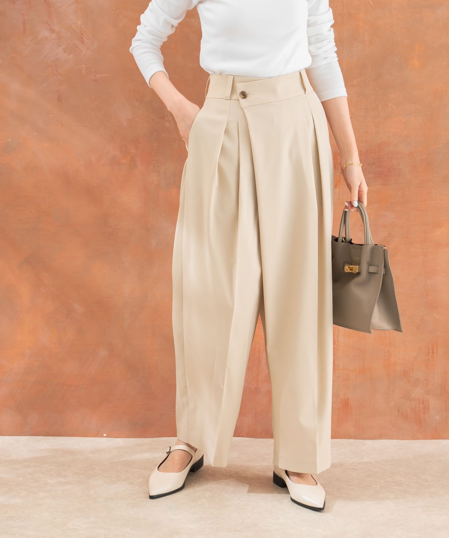 beige