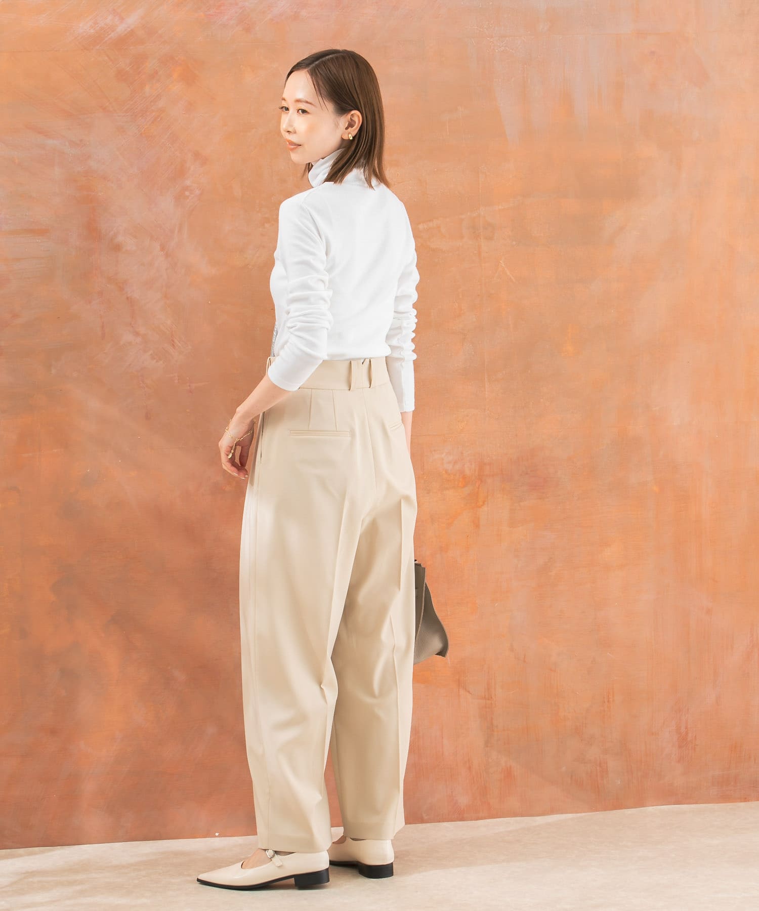 beige