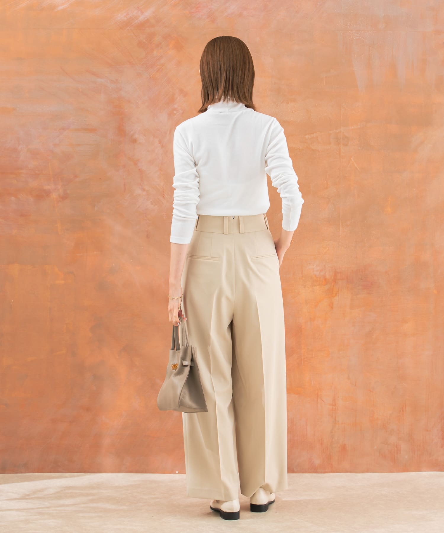 beige