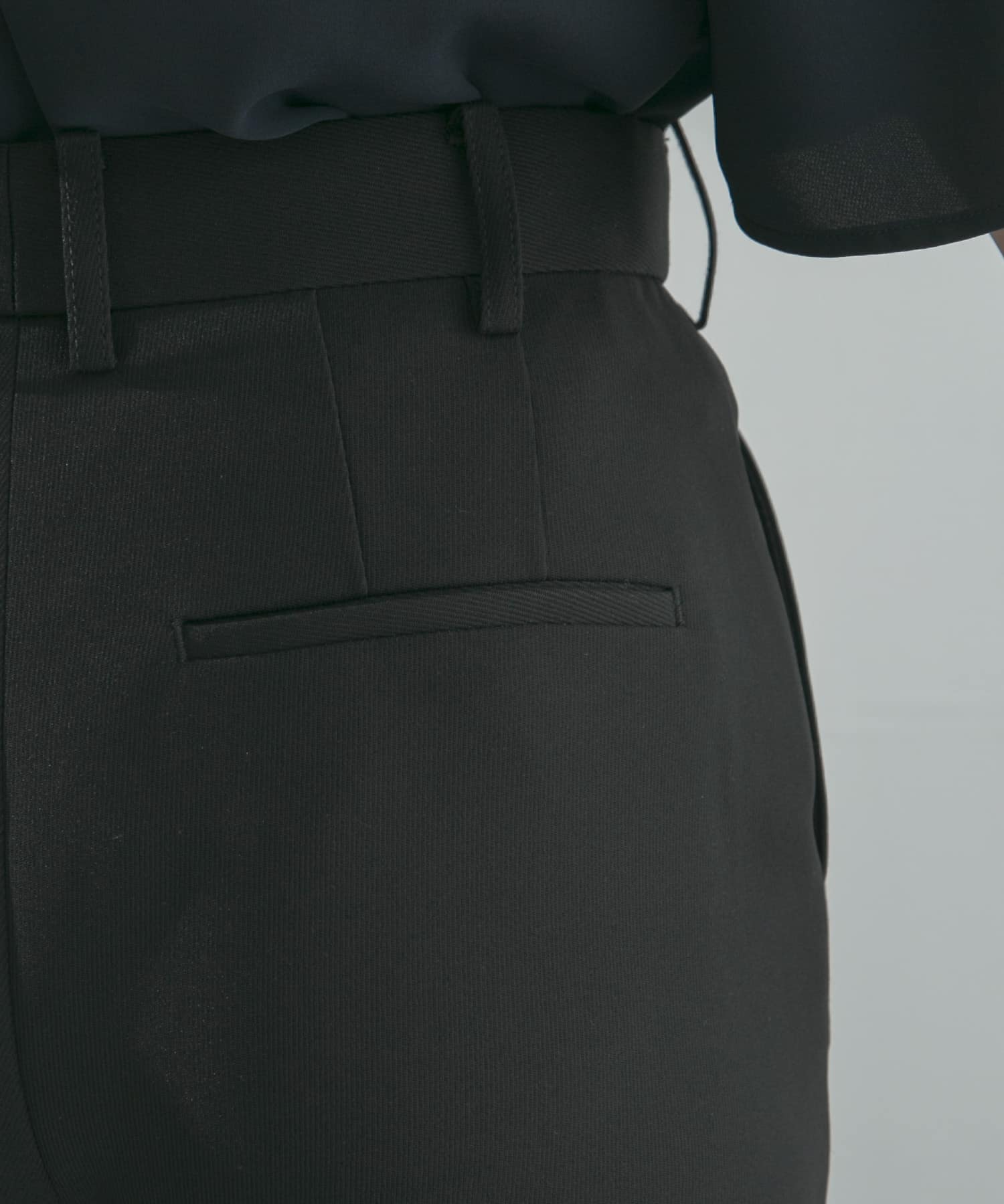 身長：163cm サイズ：38