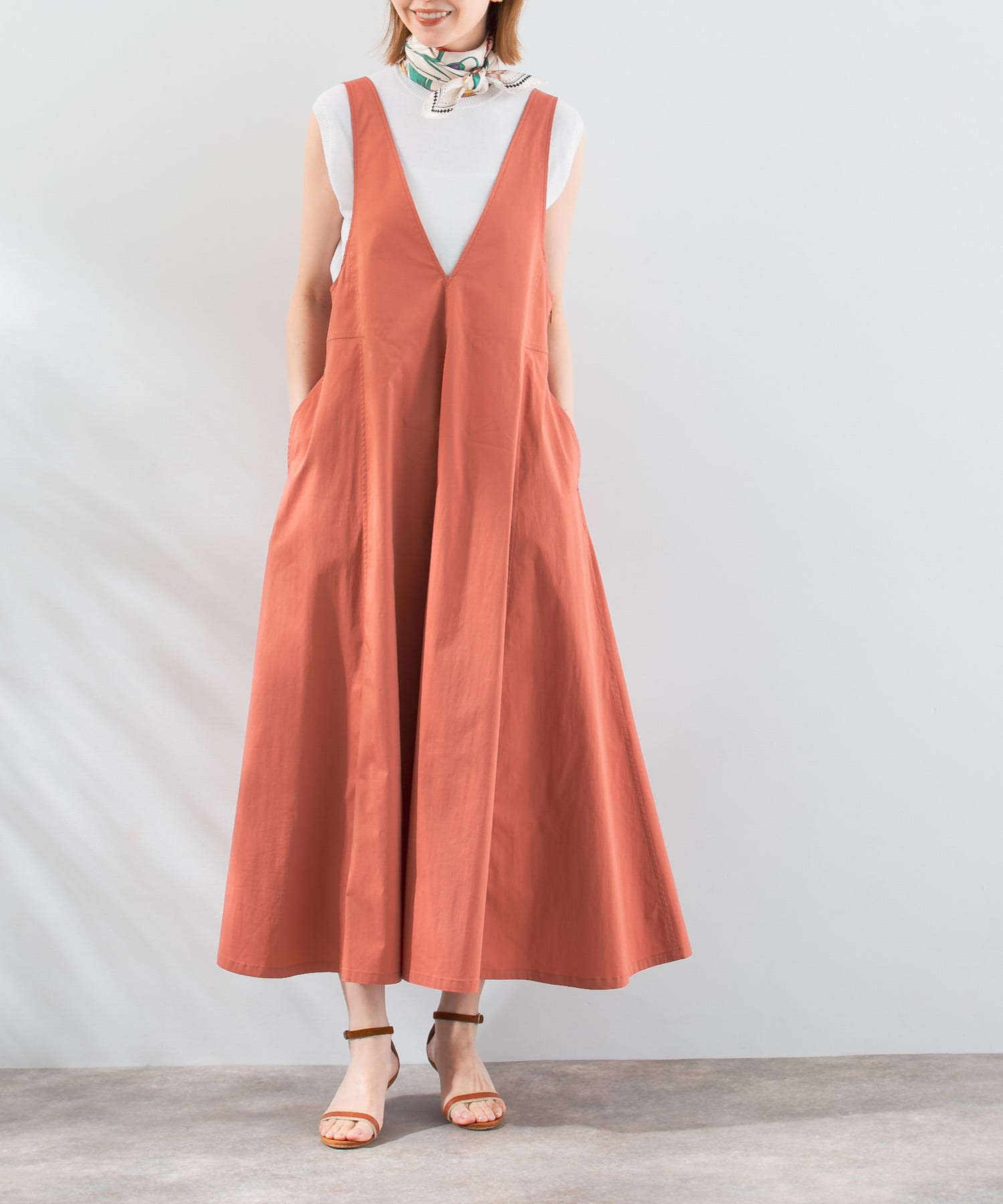 【アーバンリサーチROSSO】Vネックジャンパーワンピース　ベージュ　秋 アーバンリサーチROSSO】Vネックジャンパーワンピース ベージュ