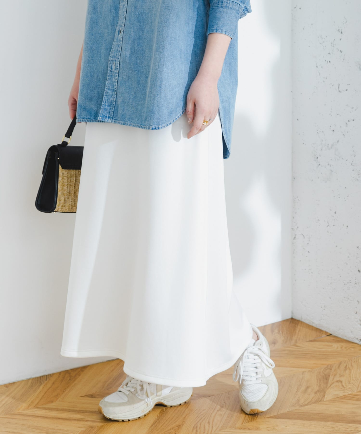 OFF WHITE