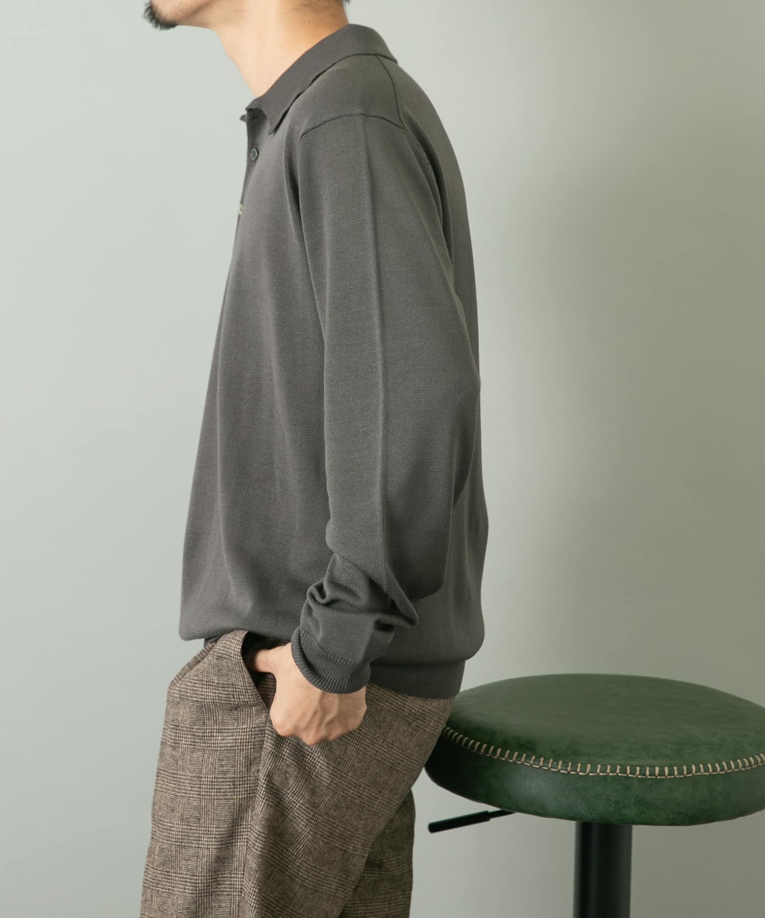 GRAY