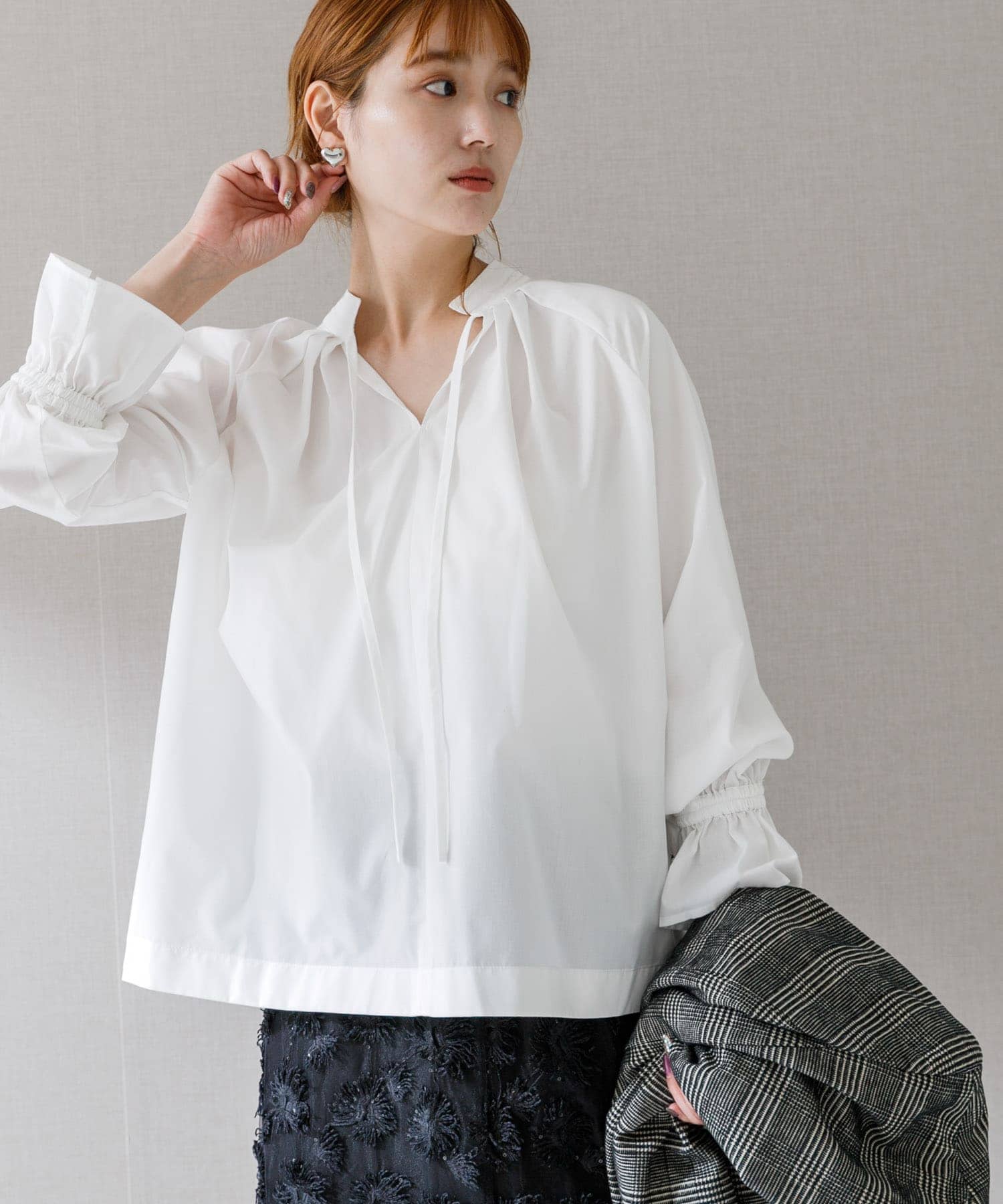 OFF WHITE
