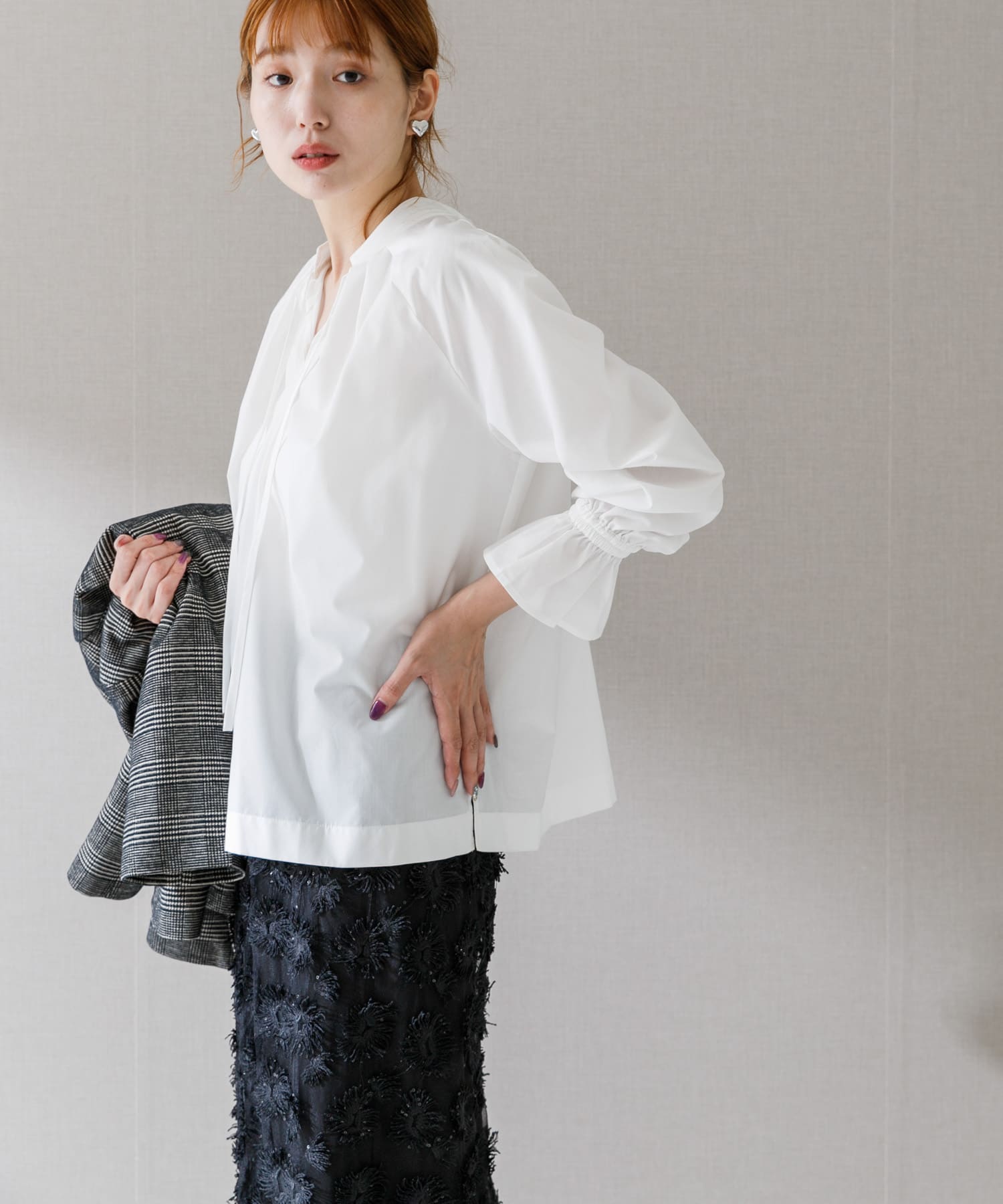 OFF WHITE