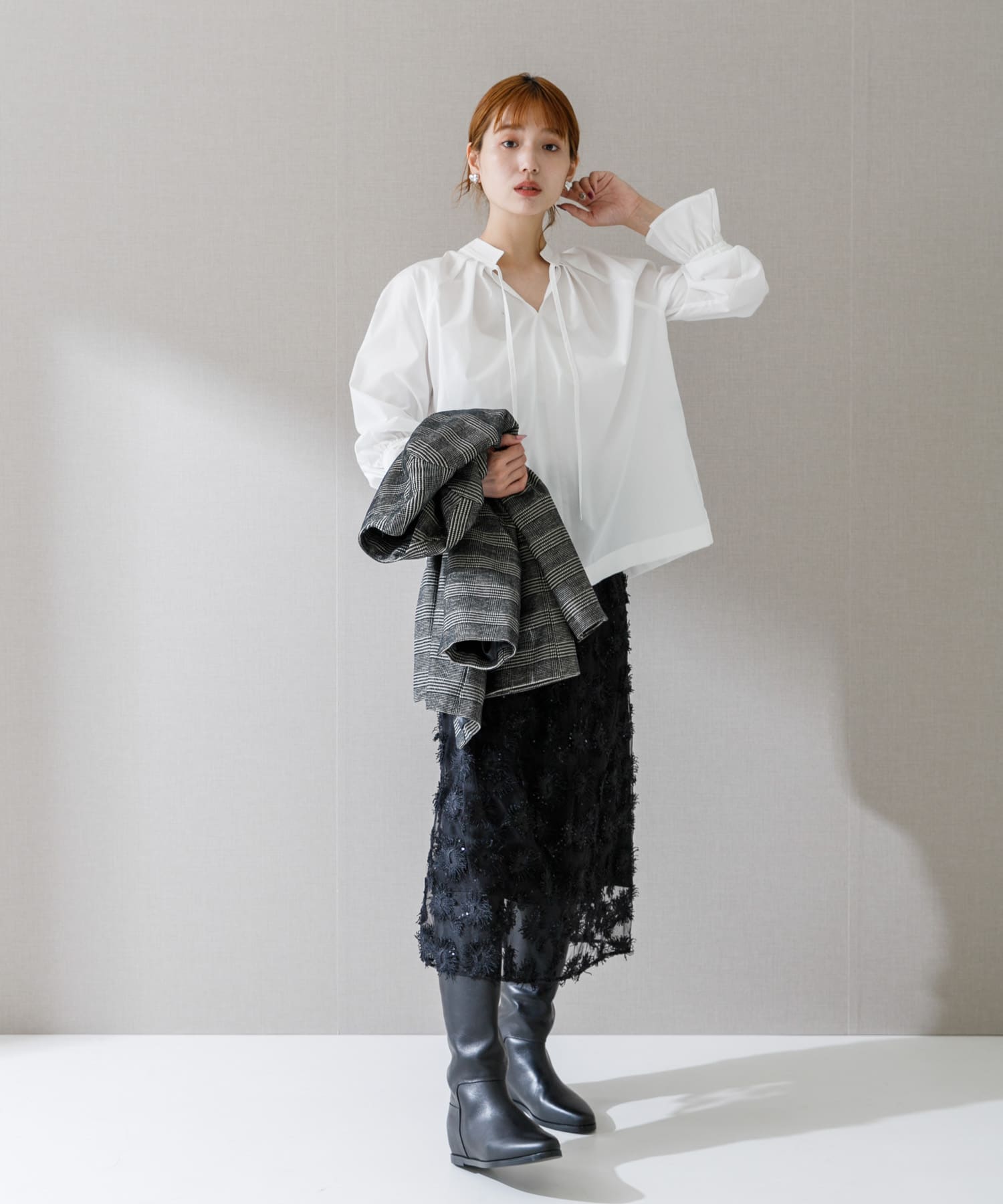OFF WHITE