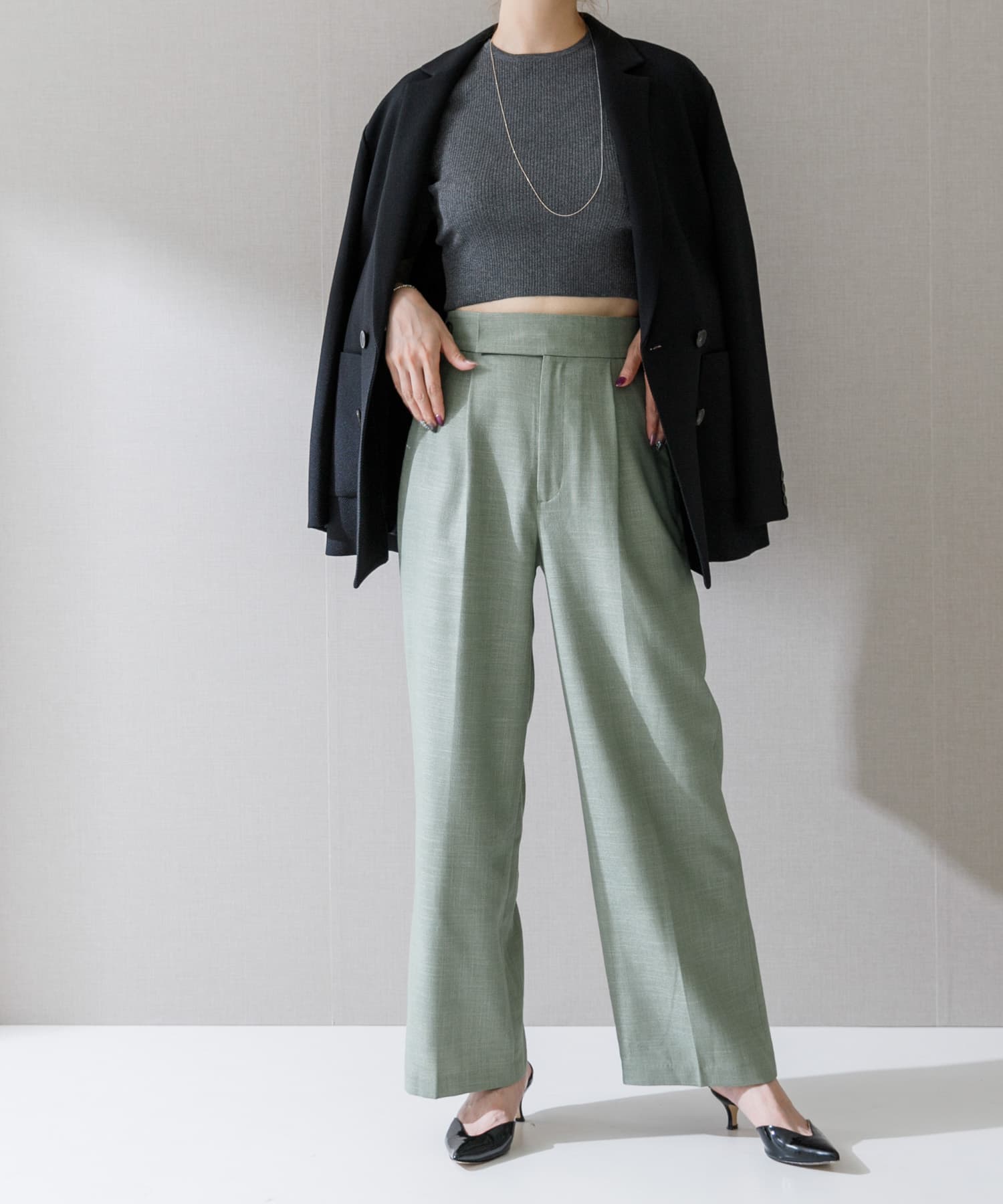 身長：168cm サイズ：38