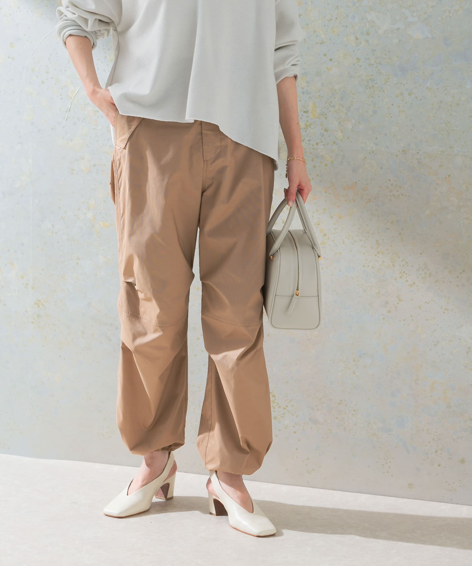 BEIGE