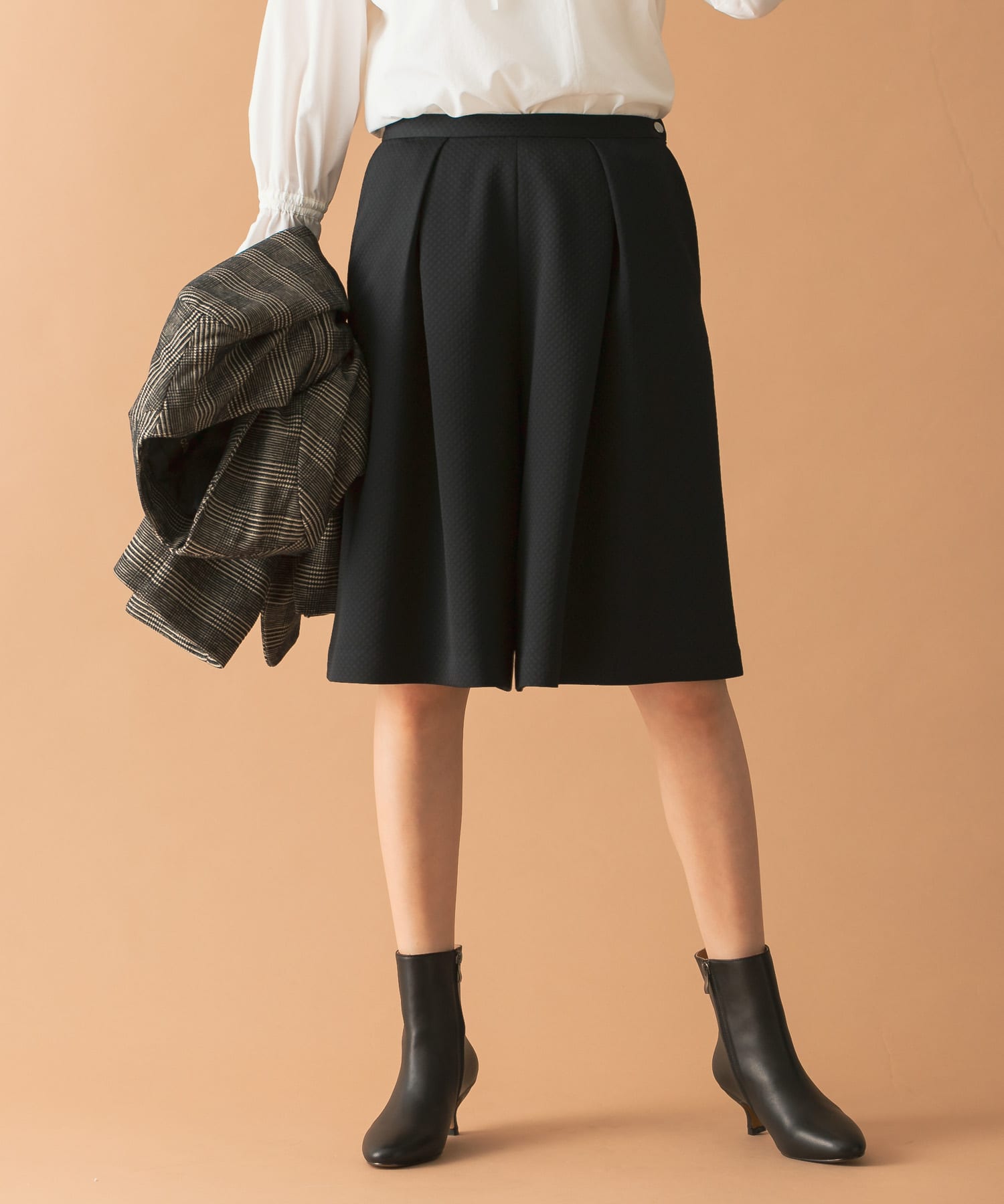 身長：169cm サイズ：38