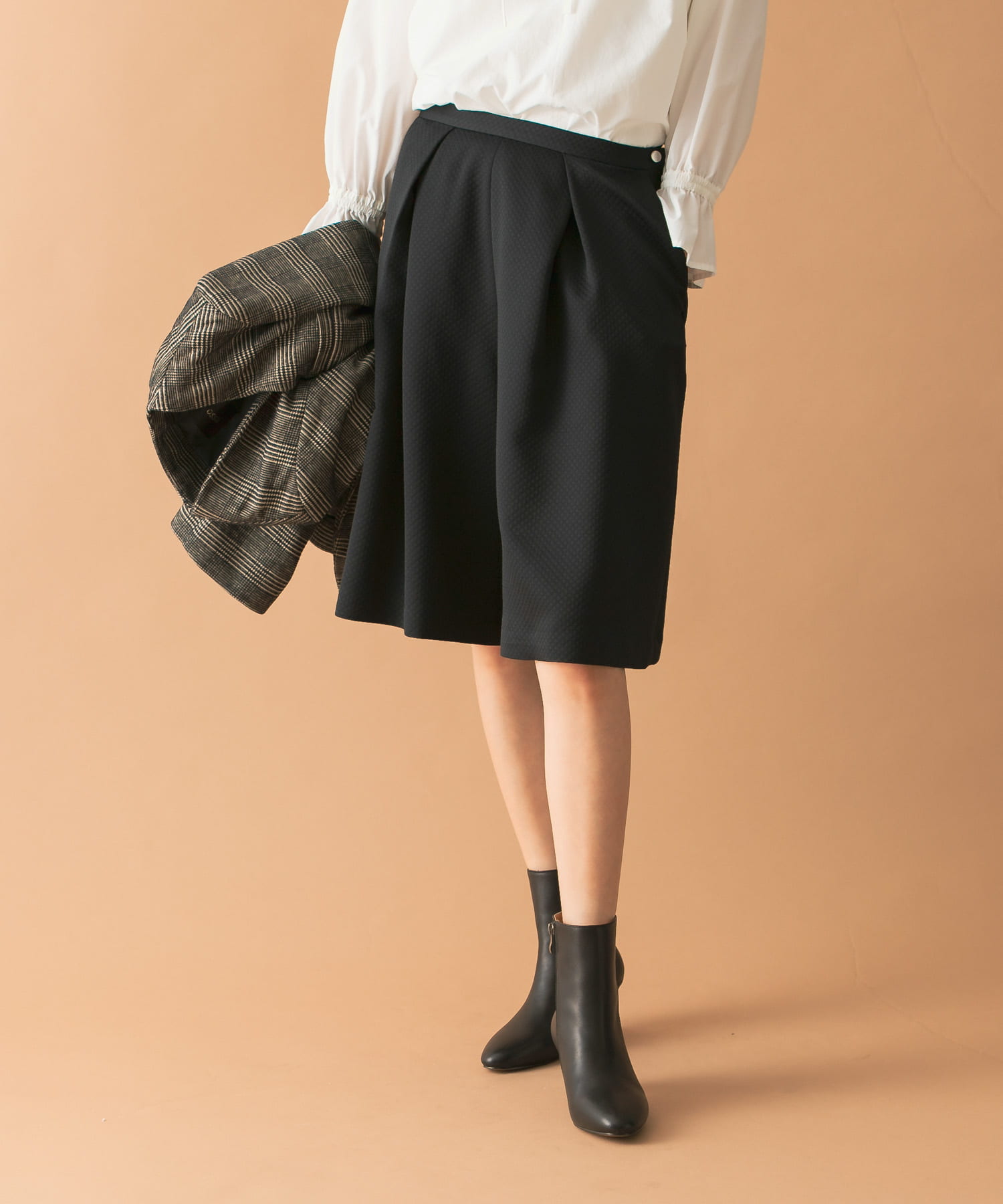 身長：169cm サイズ：38