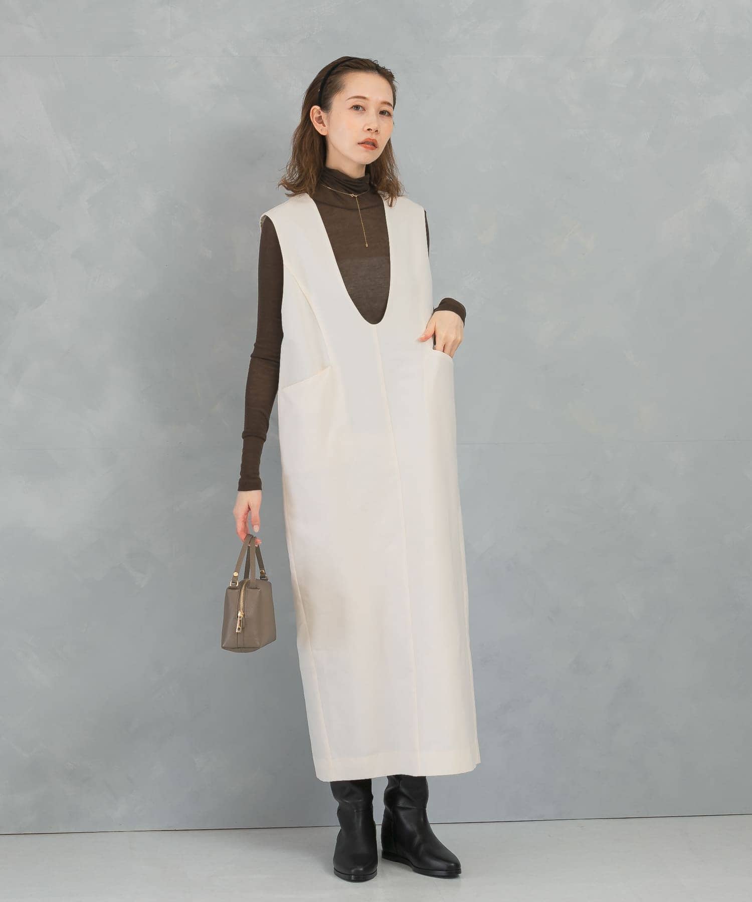 OFF WHITE