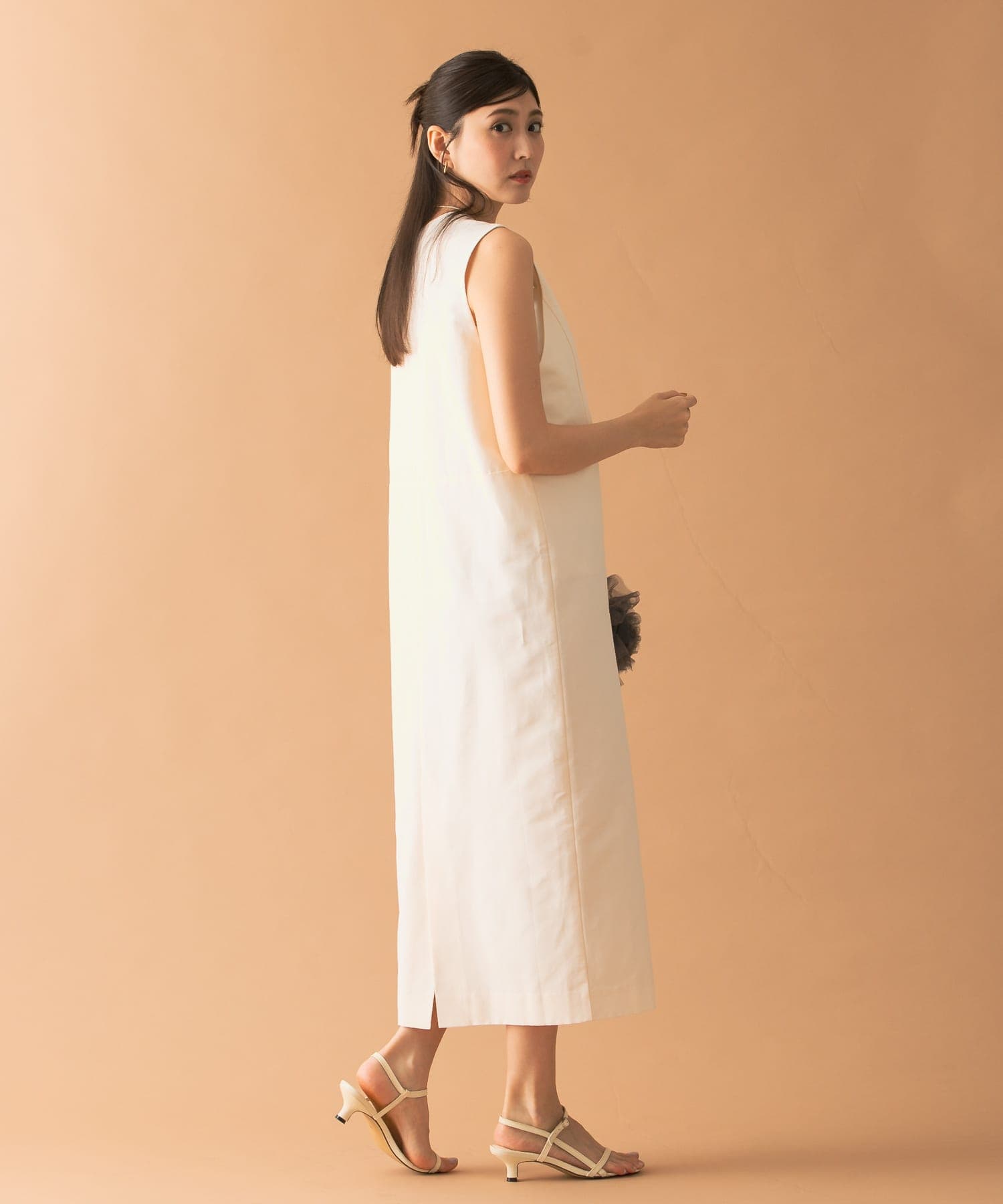 OFF WHITE